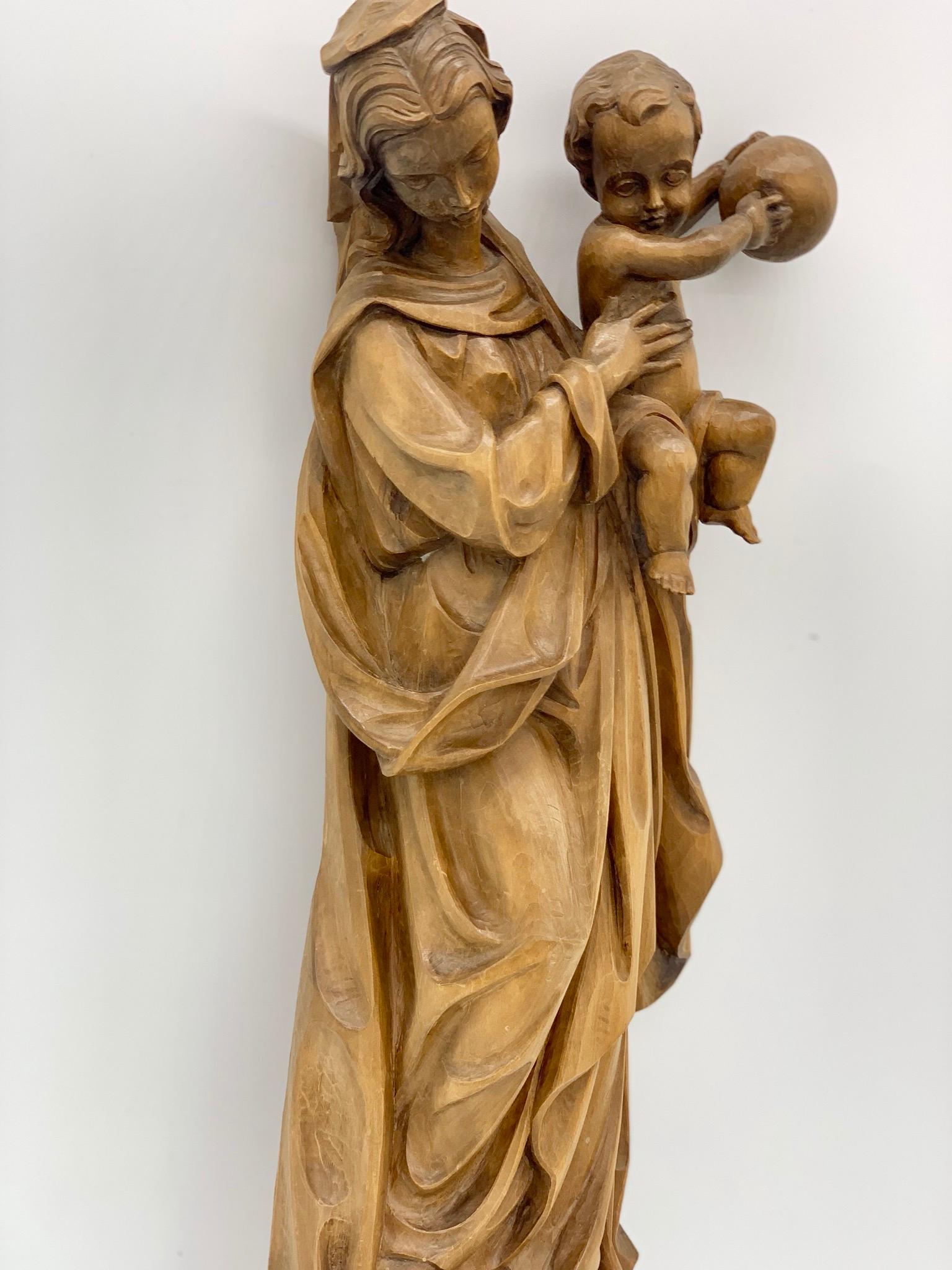 European Madonna with Child Wall Sculpture Beautiful Woodwork, 20th Century For Sale