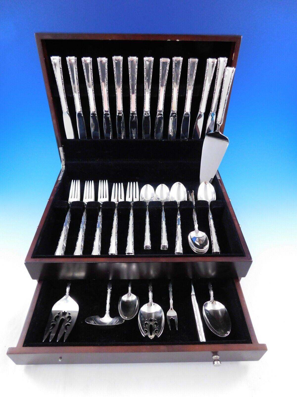 Set di posate in argento sterling Madrigal by Lunt Silver - 68 pezzi. Questo set comprende:

12 coltelli, 9