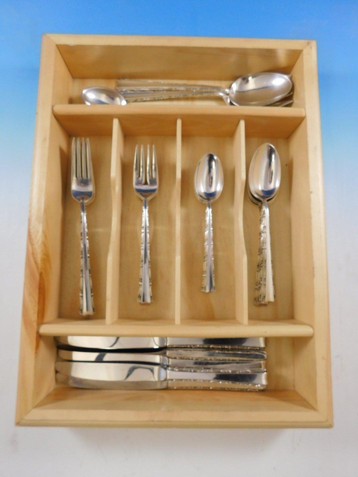 Madrigal by Lunt Sterling Silver Flatware Set for 6 Service 33 Pieces In Excellent Condition In Big Bend, WI