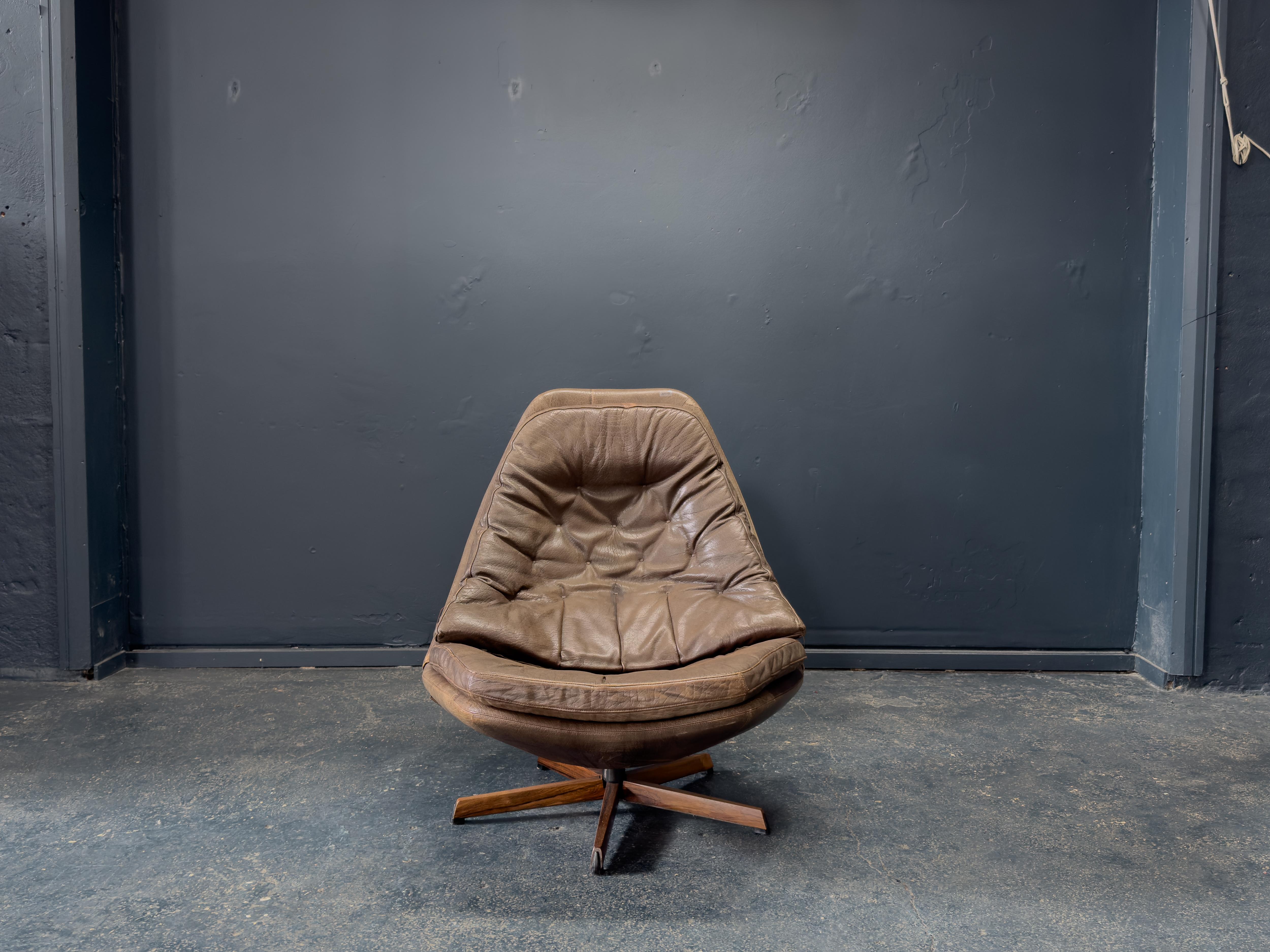 Danish Madsen and Schubell Brown Leather Swivel Chair For Sale