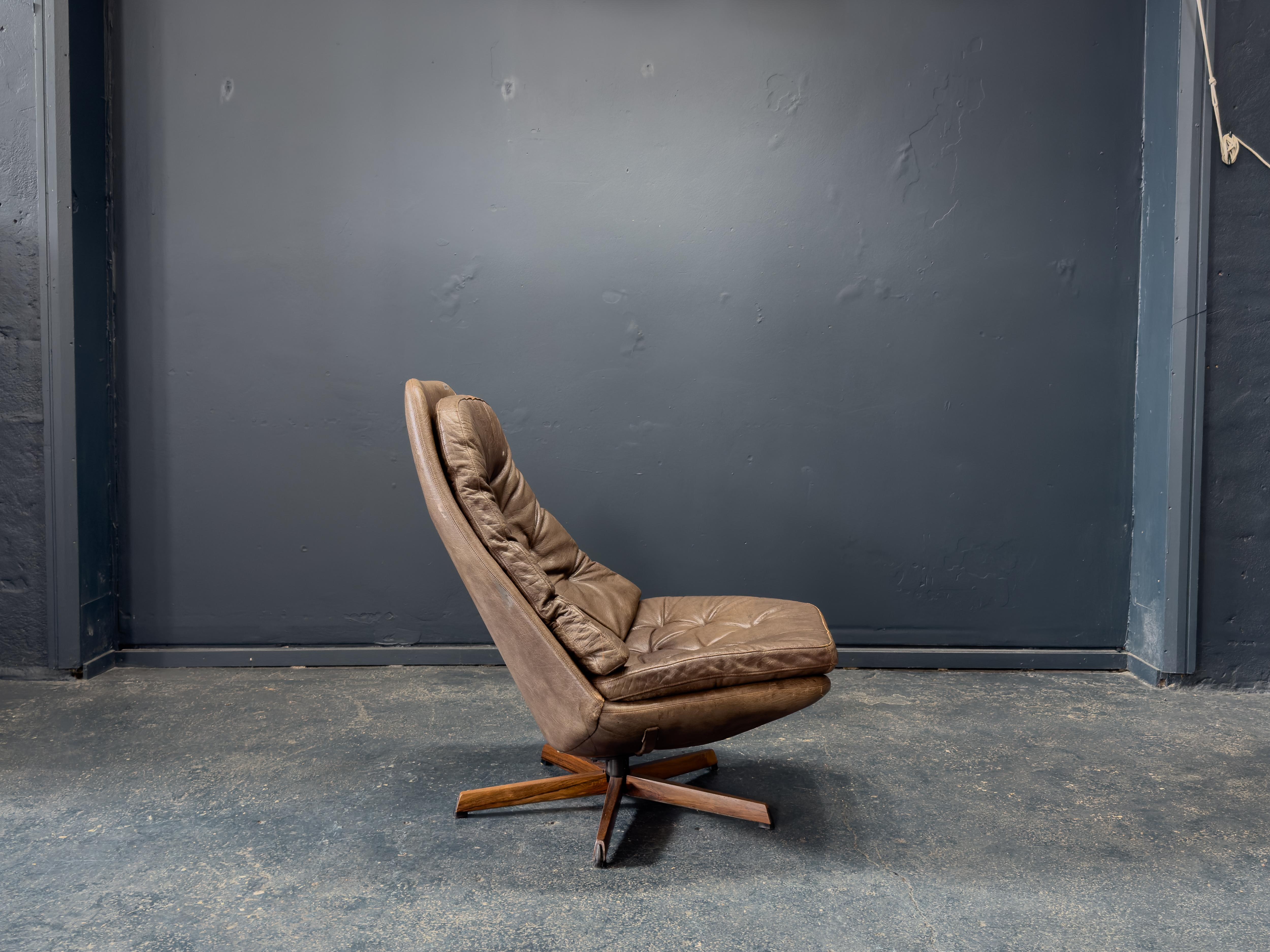Mid-20th Century Madsen and Schubell Brown Leather Swivel Chair For Sale