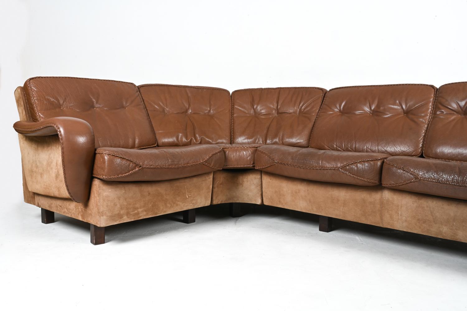 Canapé d'angle sectionnel en cuir et daim buffle Madsen & Schubell en vente 2
