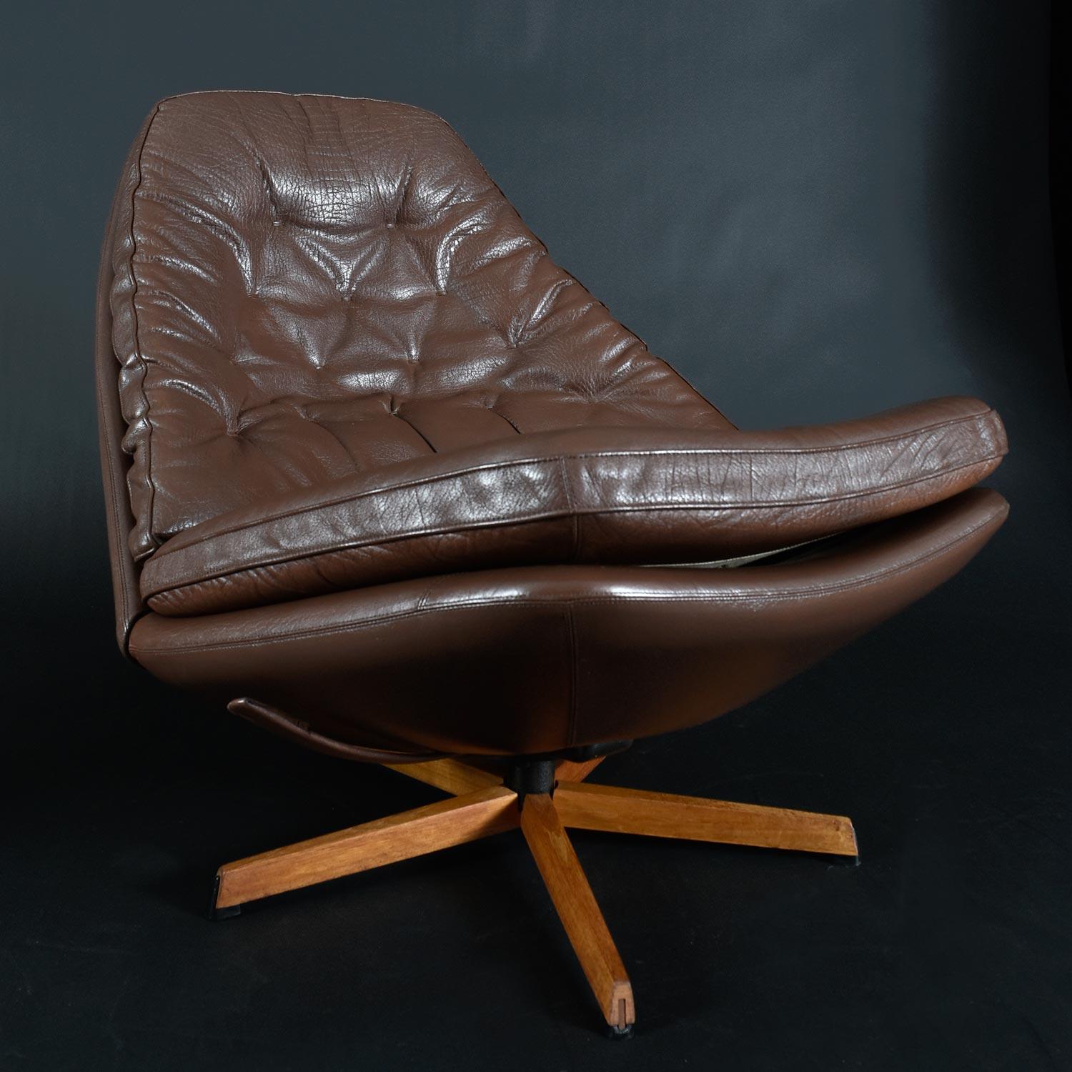 American Madsen & Schubell MS68 Leather and Teak Danish Swivel Recliner Lounge Chair