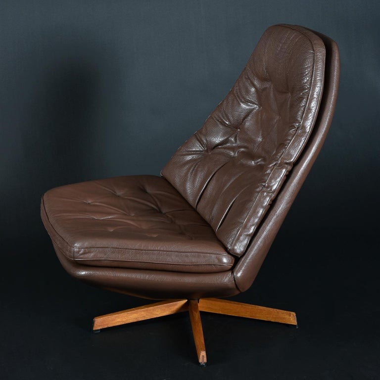 Late 20th Century Madsen & Schubell MS68 Leather and Teak Danish Swivel Recliner Lounge Chair For Sale