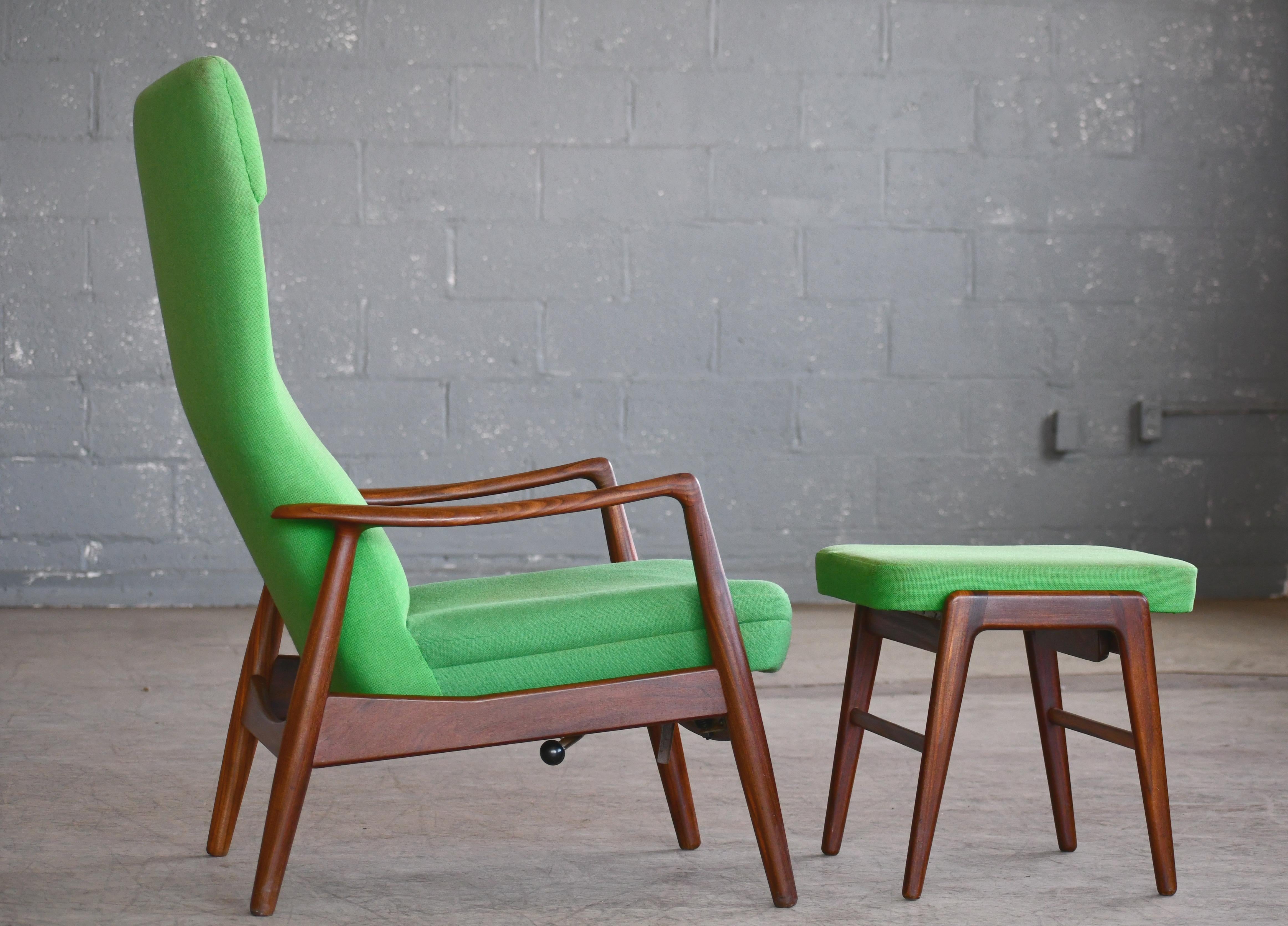 Madsen & Schubell Reclining Teak Lounge Chair with Ottoman, Denmark, circa 1960 In Good Condition In Bridgeport, CT