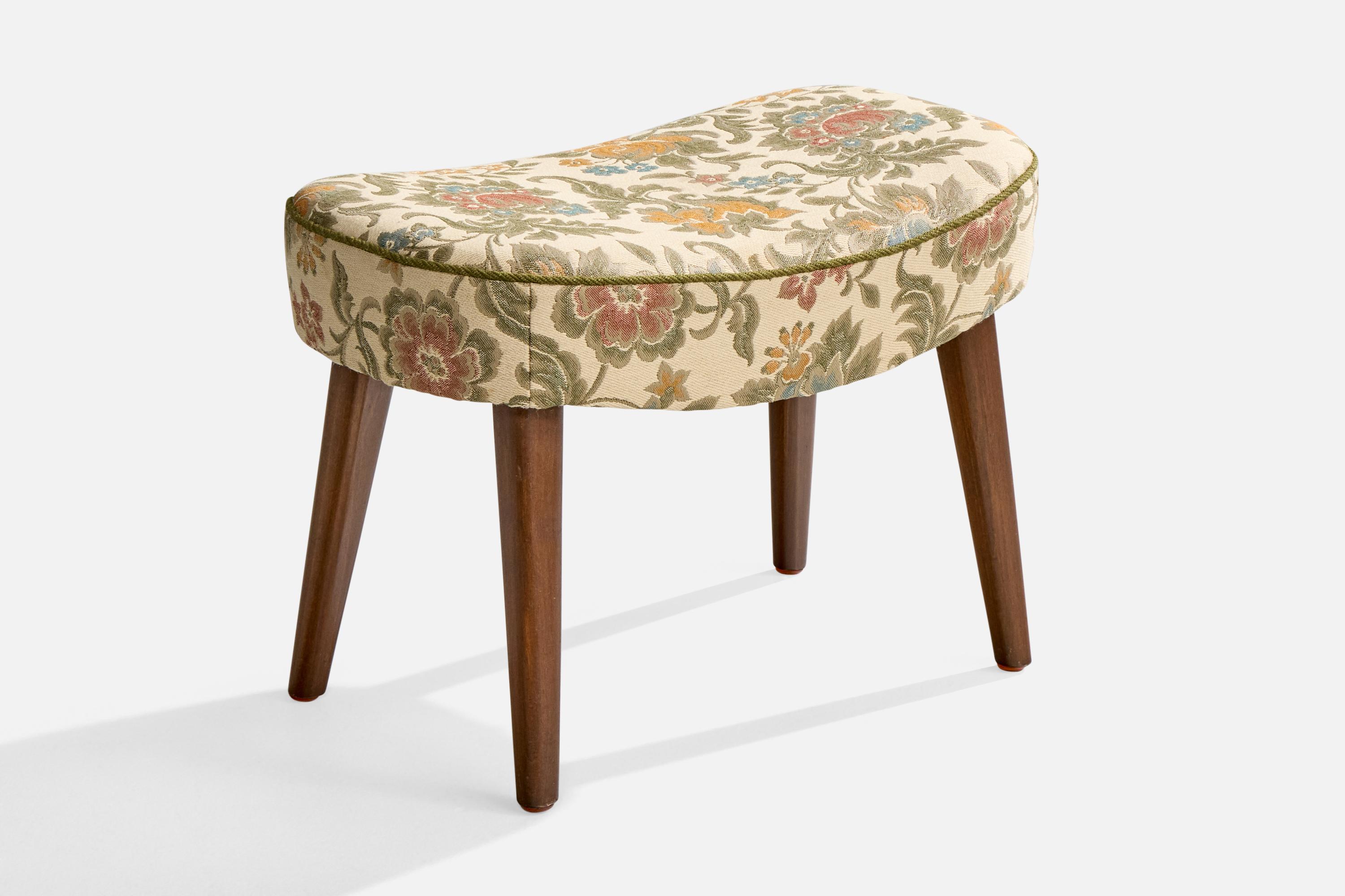 Sgabello in legno e tessuto a stampa floreale prodotto da Madsen & Schubell, Danimarca, anni '50 circa.

Tessuto vintage in discrete condizioni.

Dimensioni complessive (pollici): 16,75 