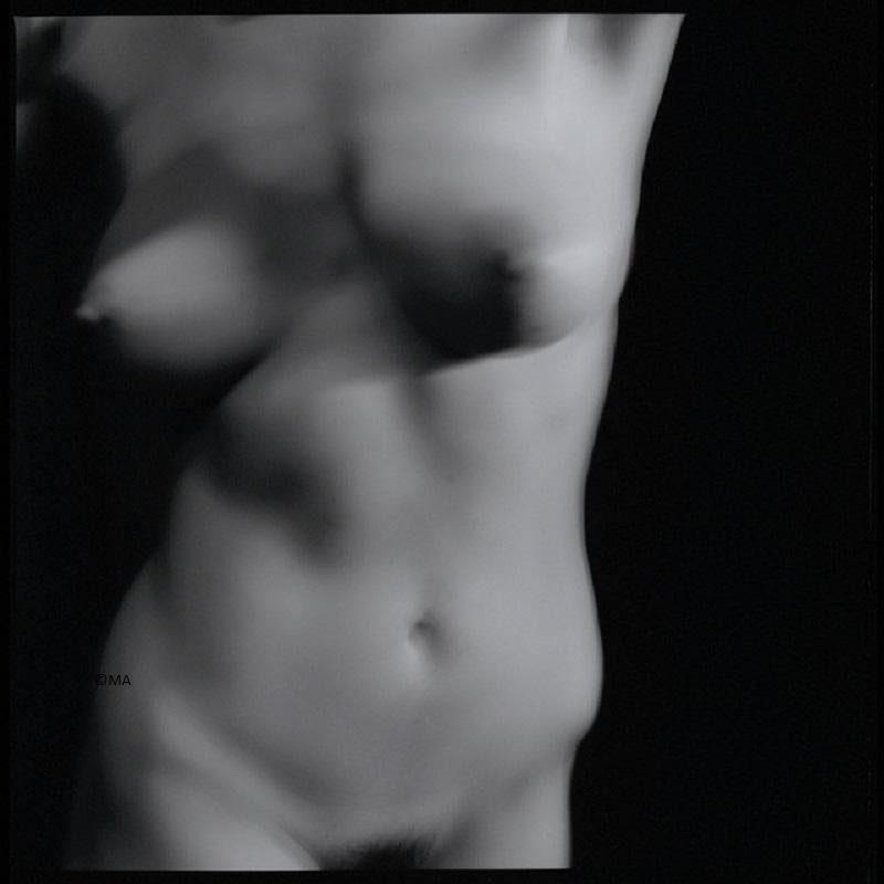 22x22 in. Photographie d'art abstraite contemporaine nue -  Nus n. 3, Femme, Corps en vente 12