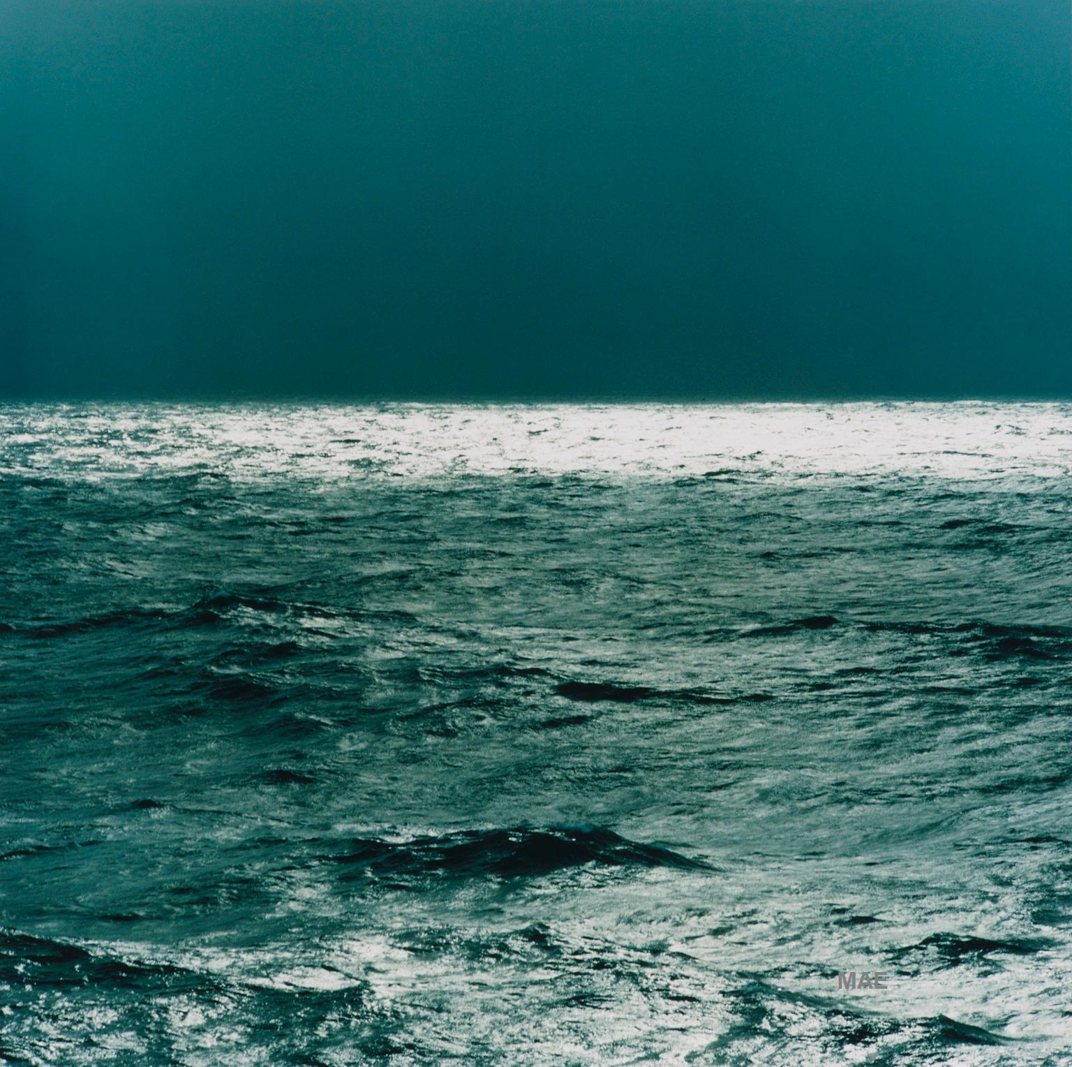 MAE Curates Abstract Photograph – Atlantic Ocean Series - #4 NS - Meer, Wasser, Landschaft, Natur - ungerahmt