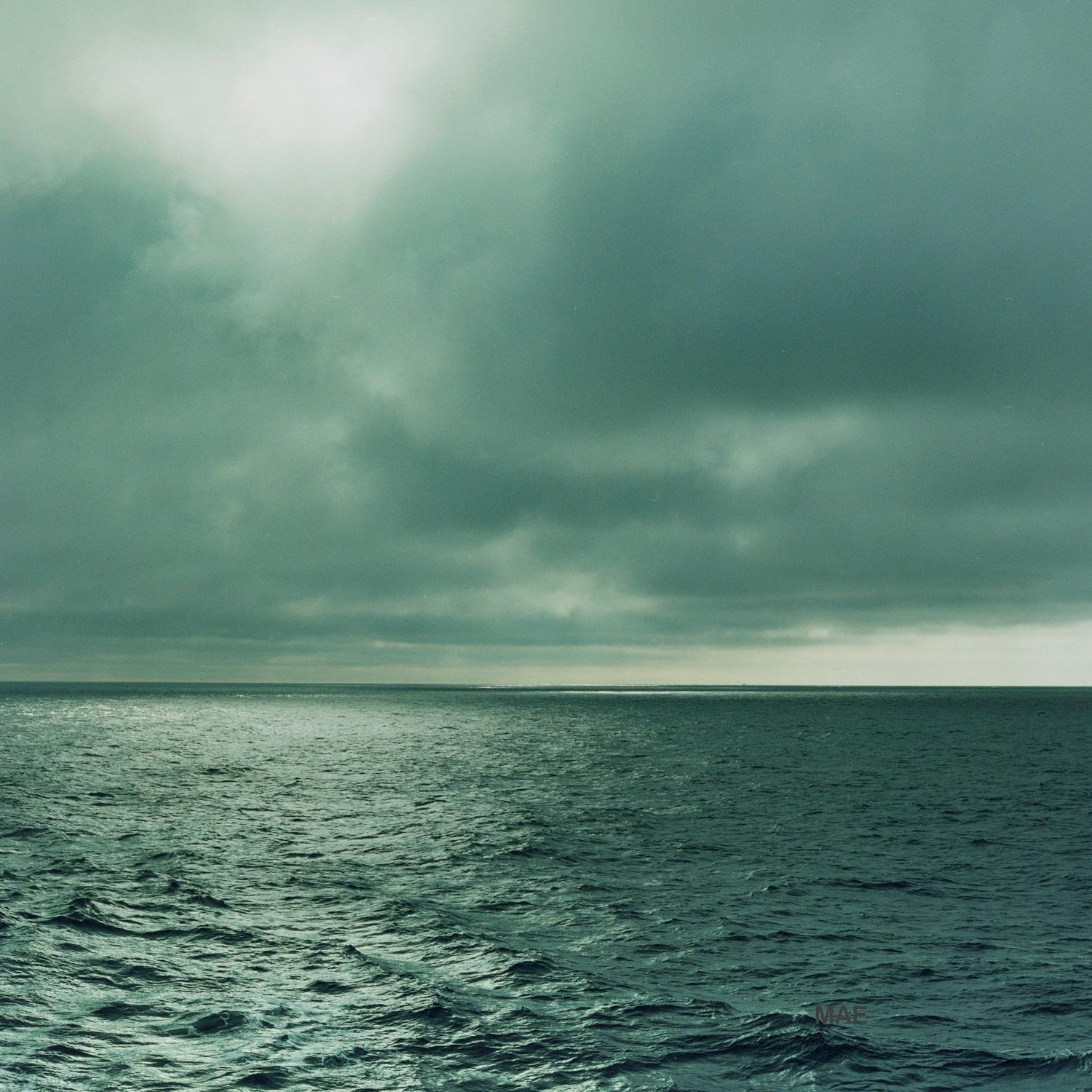 MAE Curates Landscape Photograph – Atlantic Ocean Series - Swirl #9 (Edn of 20) - Kunstfotografie - verkauft ungerahmt