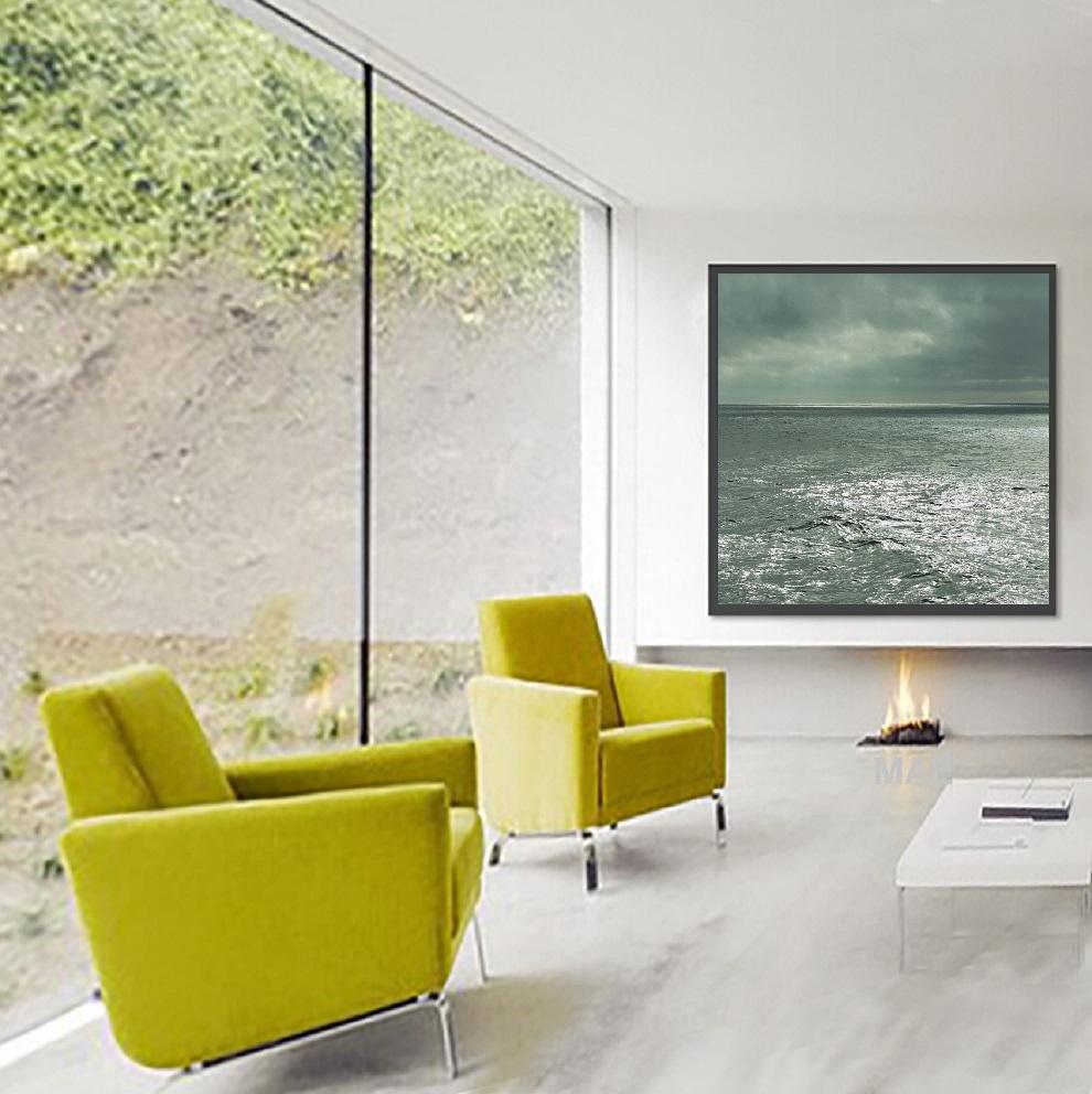 Serie Atlantic Ocean Serie – Seri #10  (Ausgabe von 20)  - ungerahmt – Photograph von MAE Curates