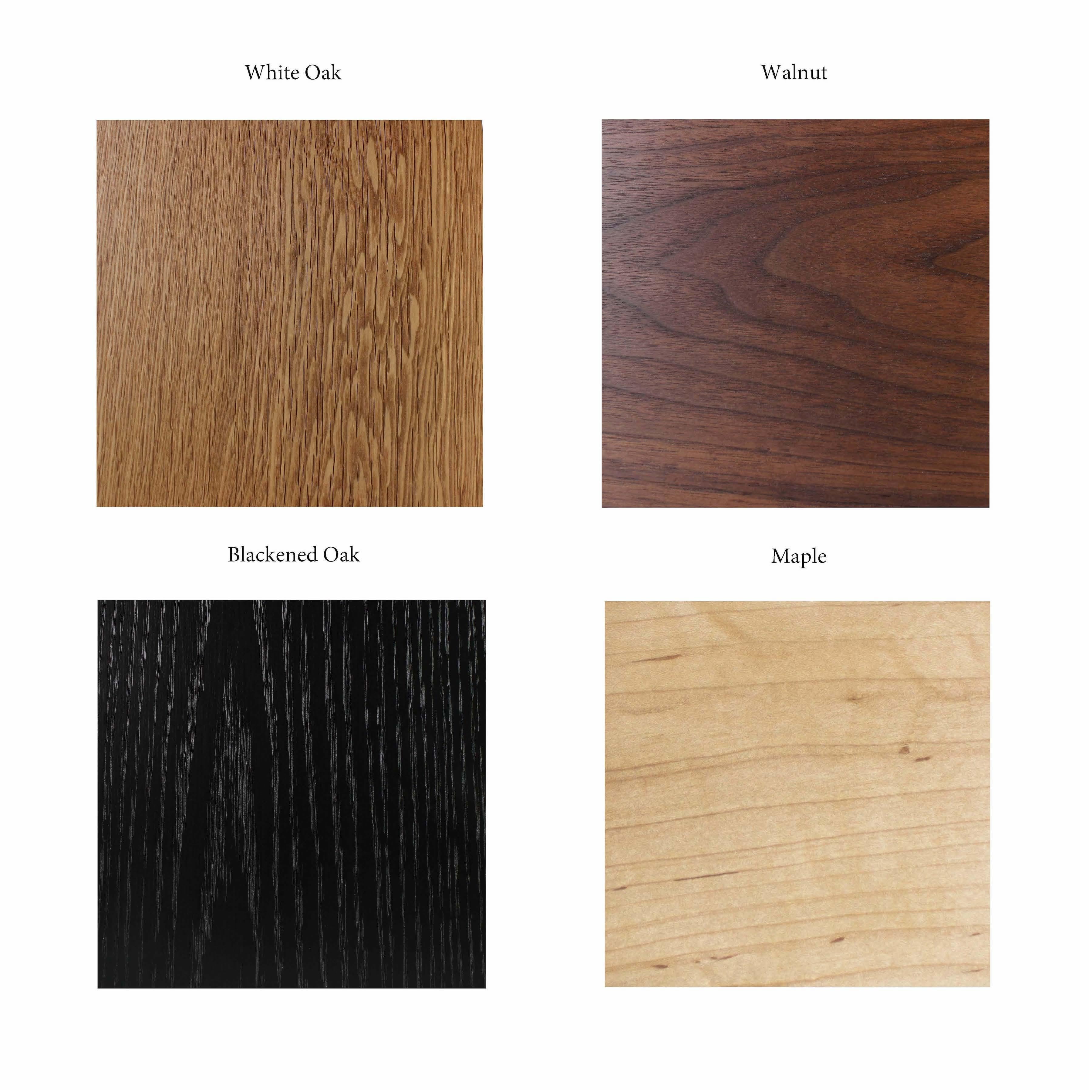 XXIe siècle et contemporain Table d'appoint moderne Mae en bois massif et cuir de Crump and Kwash en vente