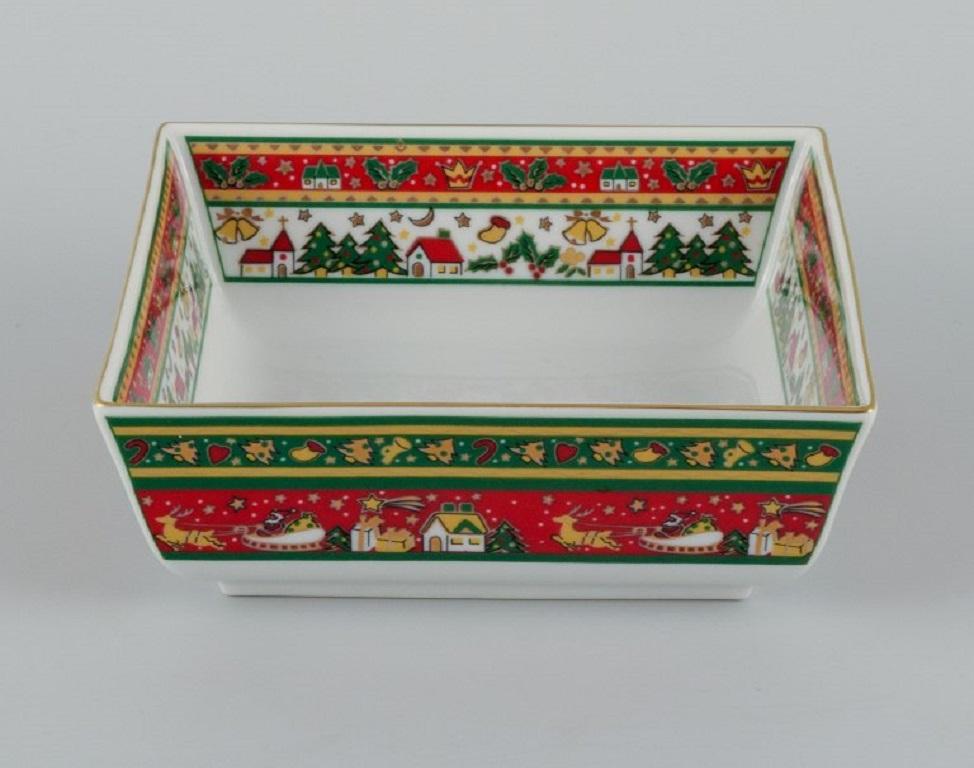Plat en porcelaine Maebata, Japon, avec motif de Noël.
Fin du XXe s.
En parfait état.
Marqué.
Dimensions : L 16,5 x H 6,0 cm : L 16.5 x H 6.0 cm.