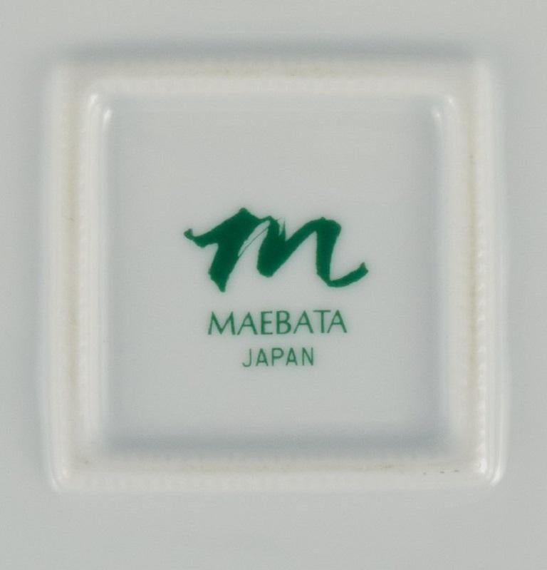Porcelaine Plat en porcelaine Maebata, Japon, avec motif de Noël. Fin du XXe s. en vente