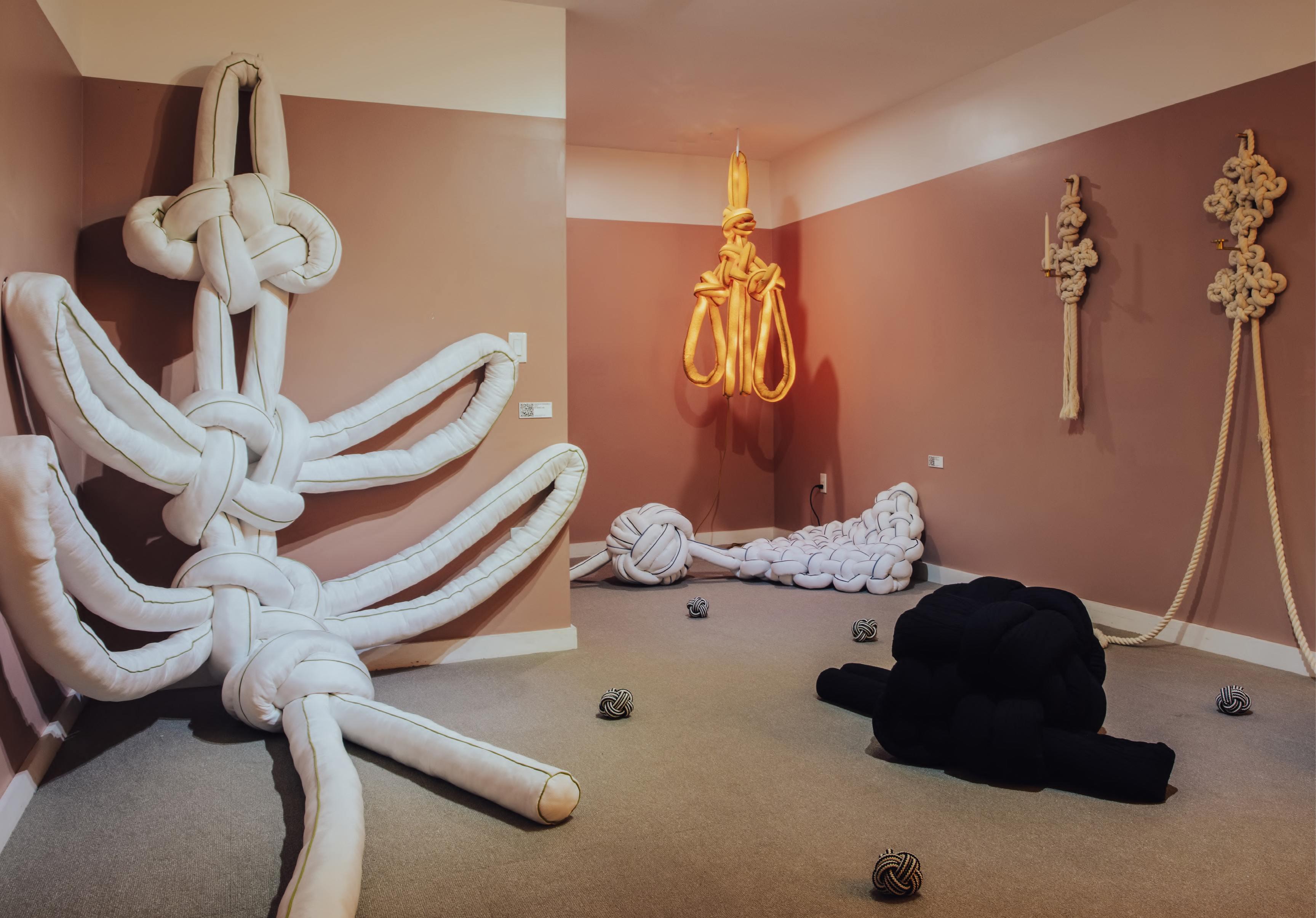 Nord-coréen Maeduep ; éclairage à 3 pattes Décoration murale en vente
