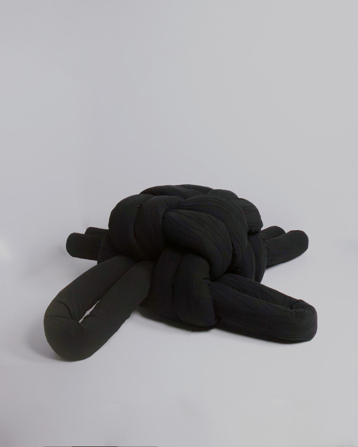 Noué à la main Maeduep : Heart 2.0. Tabouret en vente
