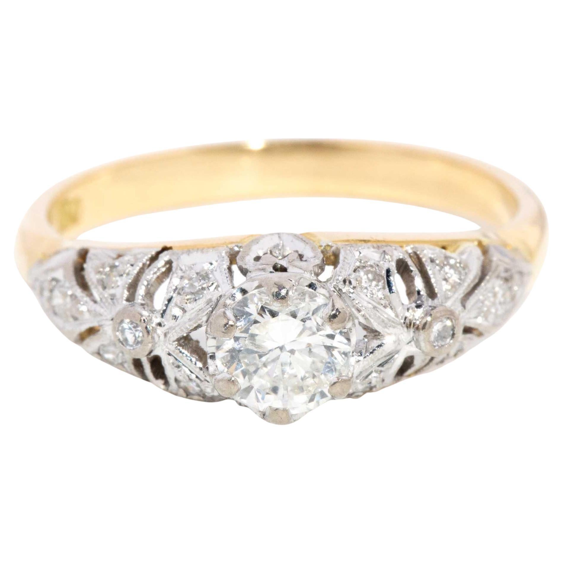 Anillo Vintage Circa 1970 Brillante y Diamante Único Oro Amarillo y Blanco 18 Quilates