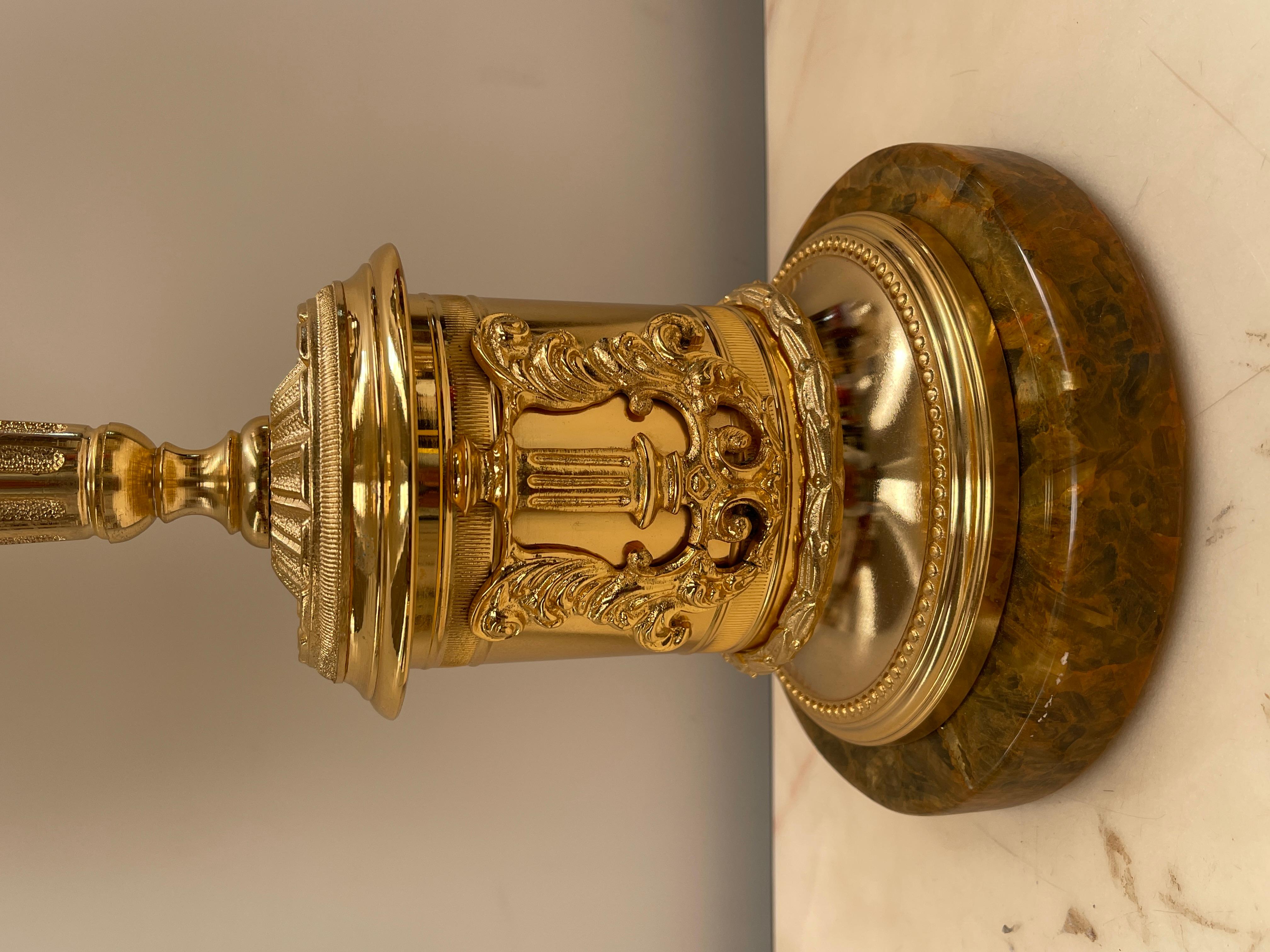 Maestosa lampada da tavolo versailles in legno e bronzo, XX secolo