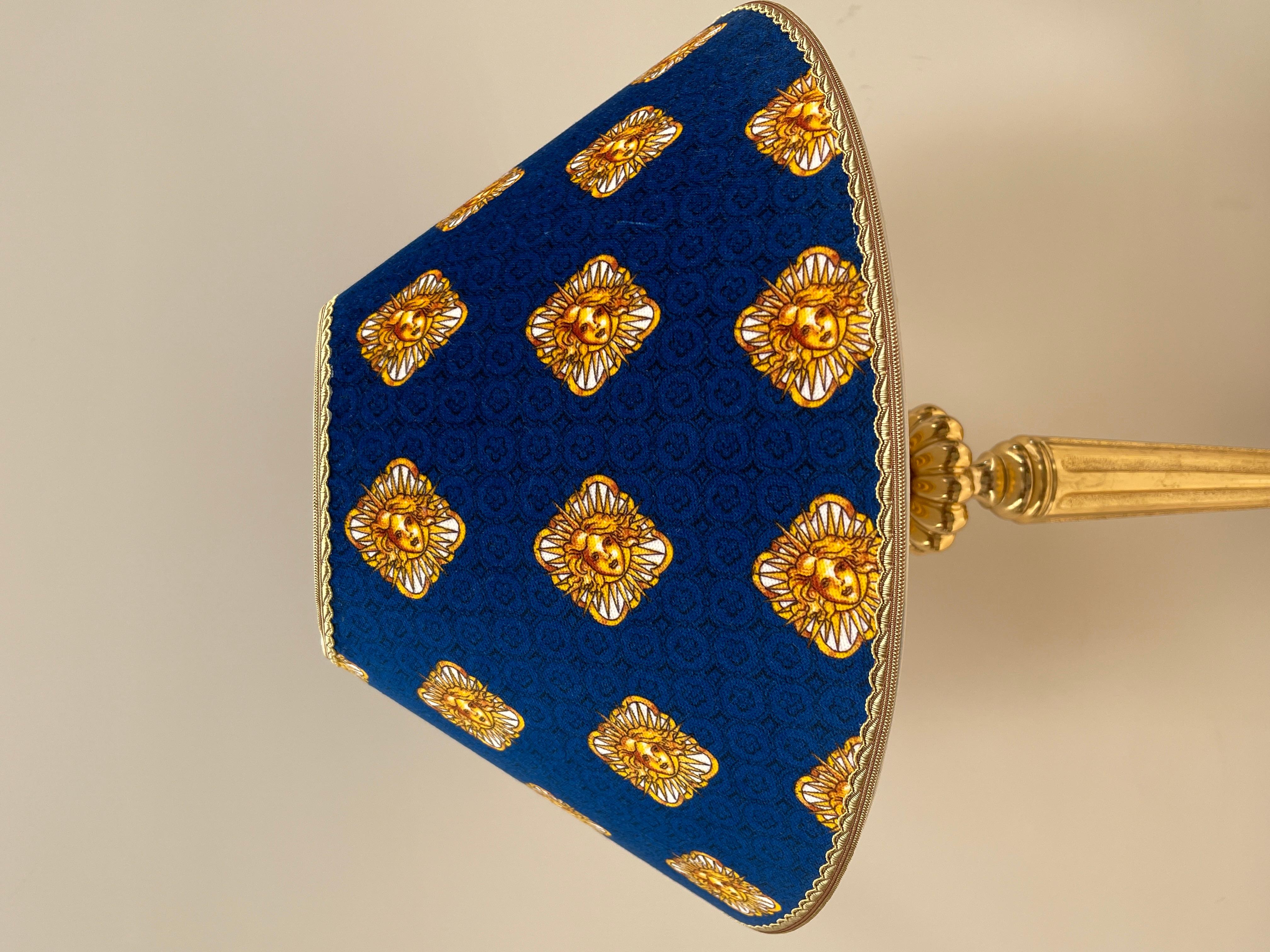 20th Century Maestosa lampada da tavolo versailles in bronzo e marmo, XX secolo in vendita