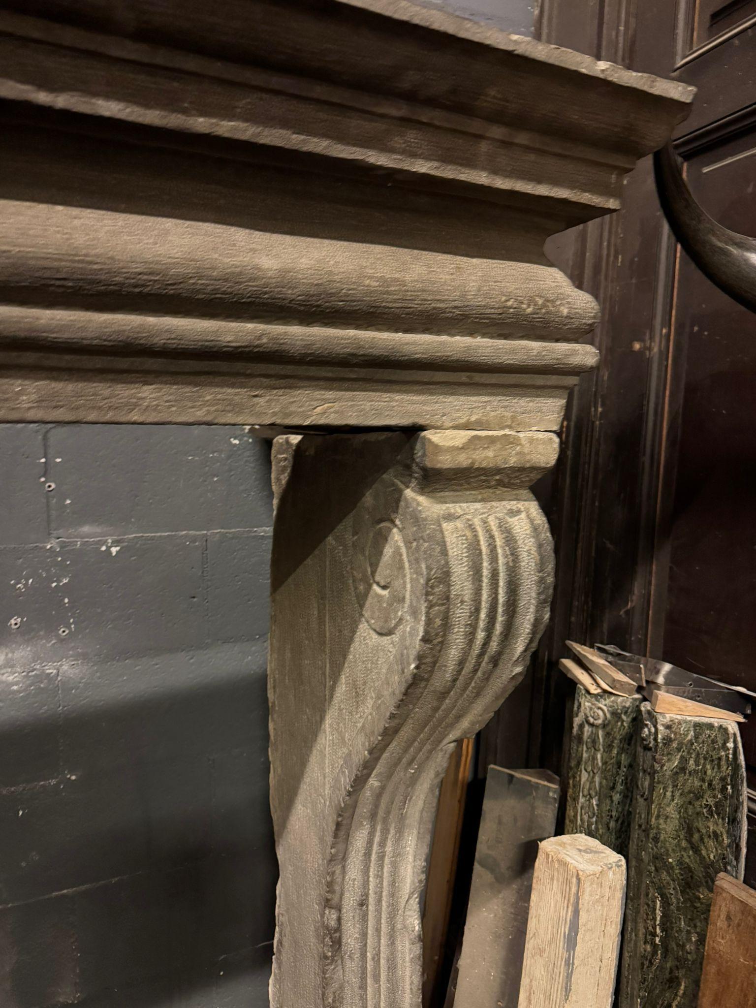 Majestic and large chimney mantle  in pietra Serena, italy For Sale 4
