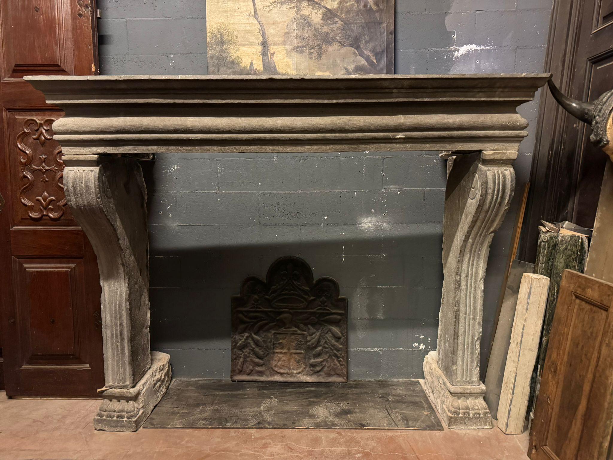 Carved Majestic and large chimney mantle  in pietra Serena, italy For Sale