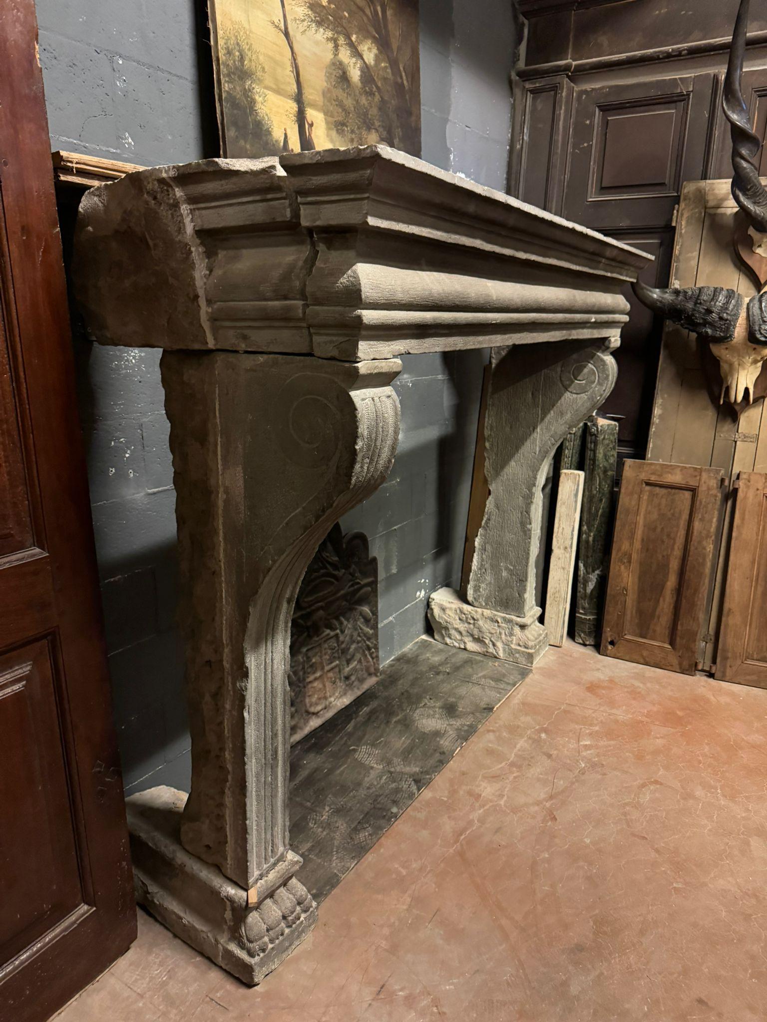 18th Century and Earlier Majestic and large chimney mantle  in pietra Serena, italy For Sale