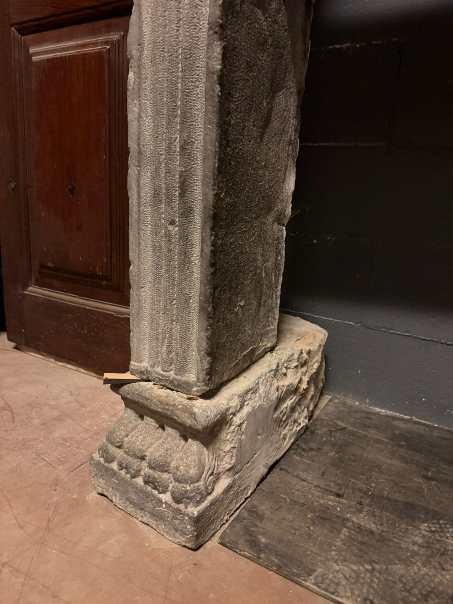 Majestic and large chimney mantle  in pietra Serena, italy For Sale 2