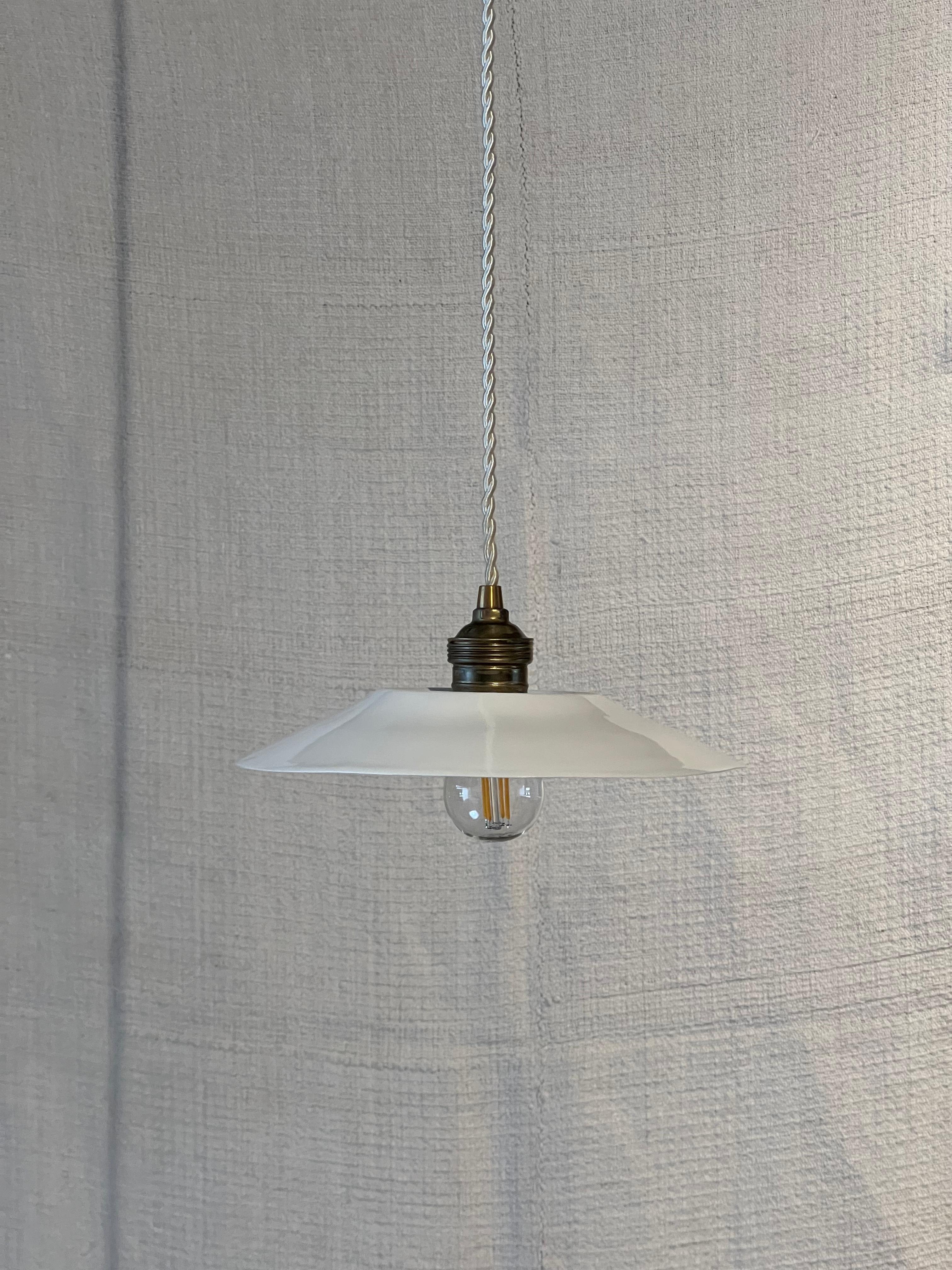 Mafa Porcelain Ceiling Lamp with Silk Wire and Brass, Translucid White Pearly In New Condition In Carballo, ES