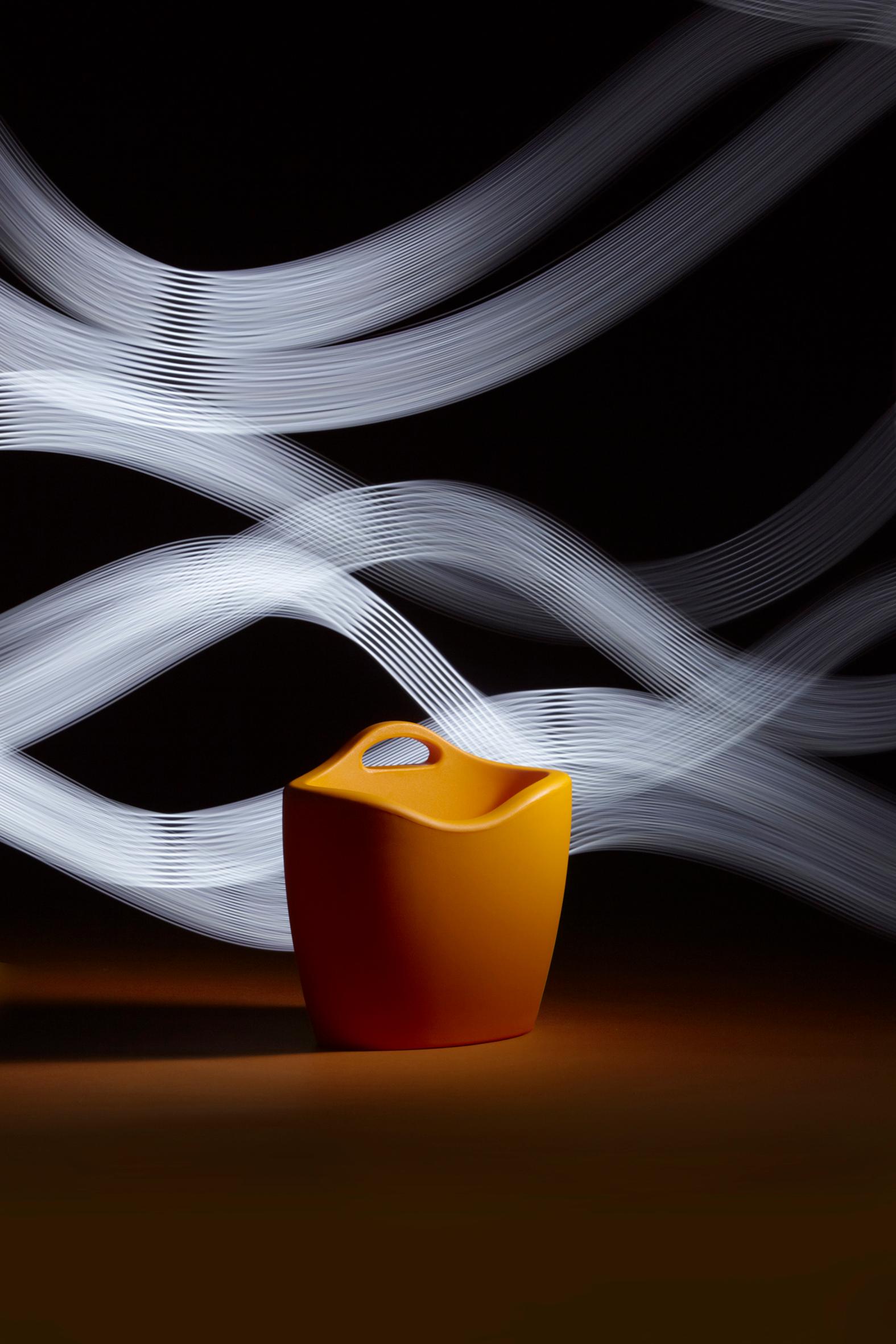 Postmoderno Portariviste Mag Flame Red di Eli Jacobson in vendita