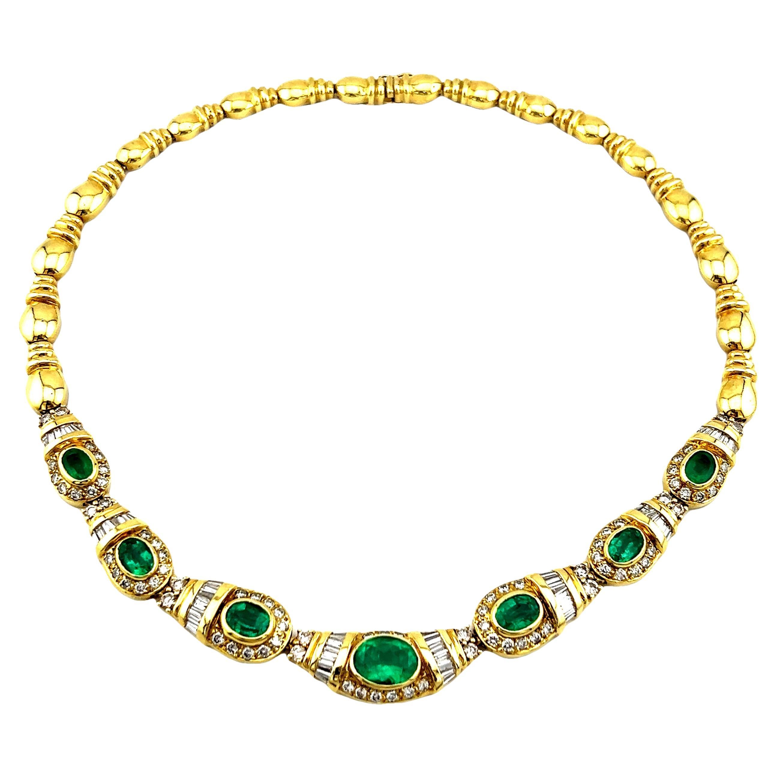 MAG Greece Smaragd 
Diamant-Halskette aus 18K Gelbgold, CIRCA 1980 im Angebot