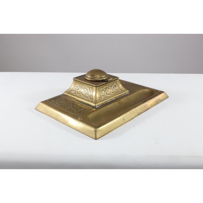 Margaret Gilmour School. An Arts & Crafts brass inkwell with Celtic interlacing. For Sale 2