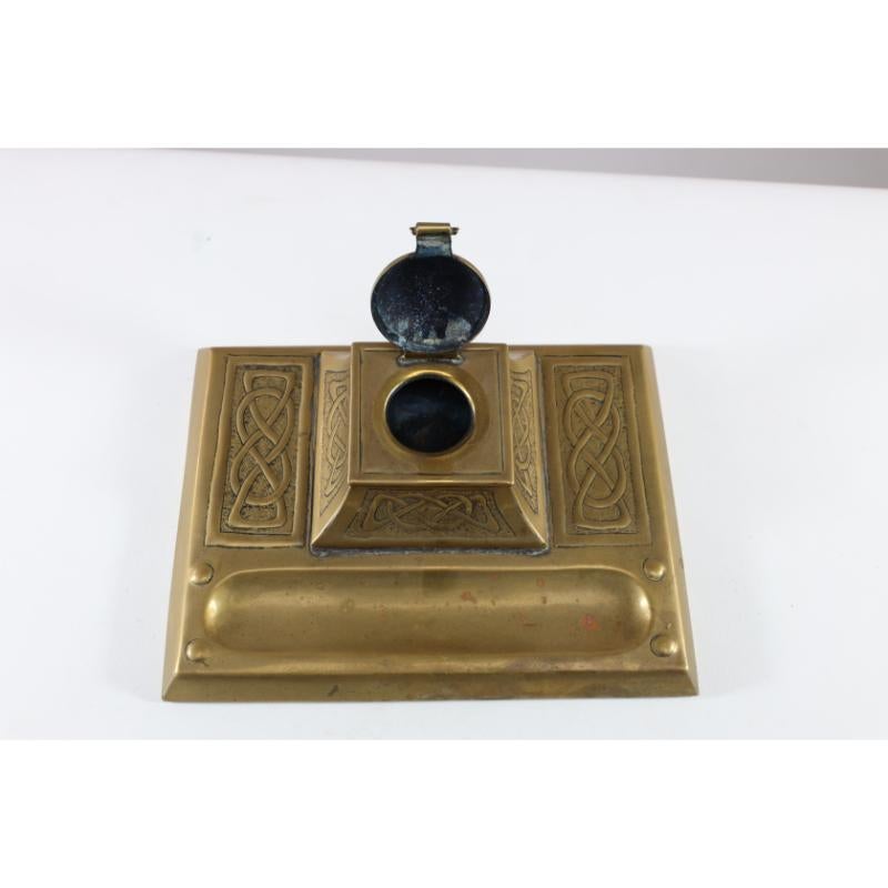 Margaret Gilmour School. An Arts & Crafts brass inkwell with Celtic interlacing. For Sale 6