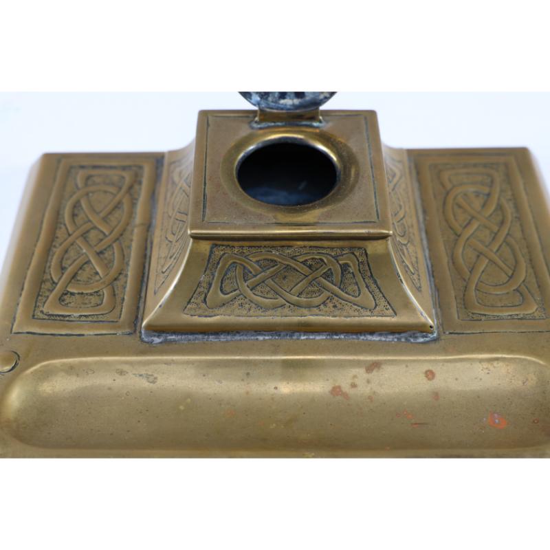 Margaret Gilmour School. An Arts & Crafts brass inkwell with Celtic interlacing. For Sale 7