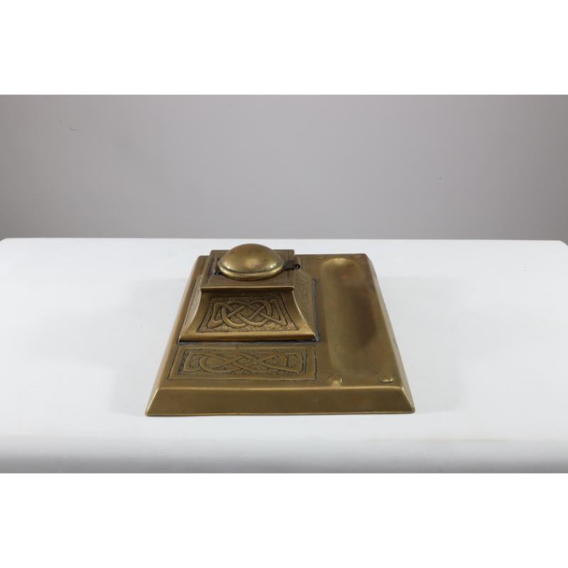 Margaret Gilmour School. An Arts & Crafts brass inkwell with Celtic interlacing. For Sale 1