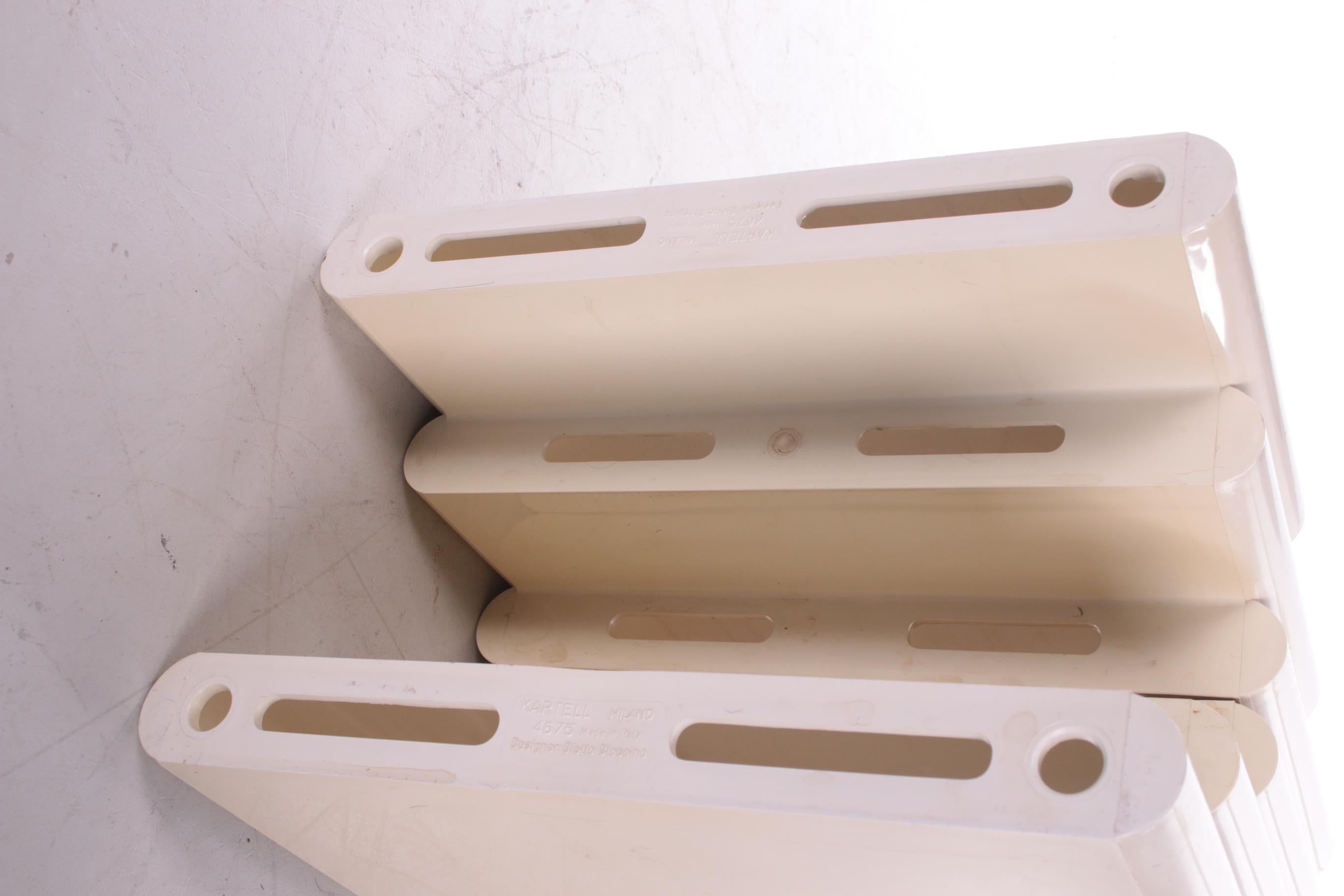 Italian Magazine holder M4675 in Cream Acrylic by Giotto Stoppino for Kartell, 1970s