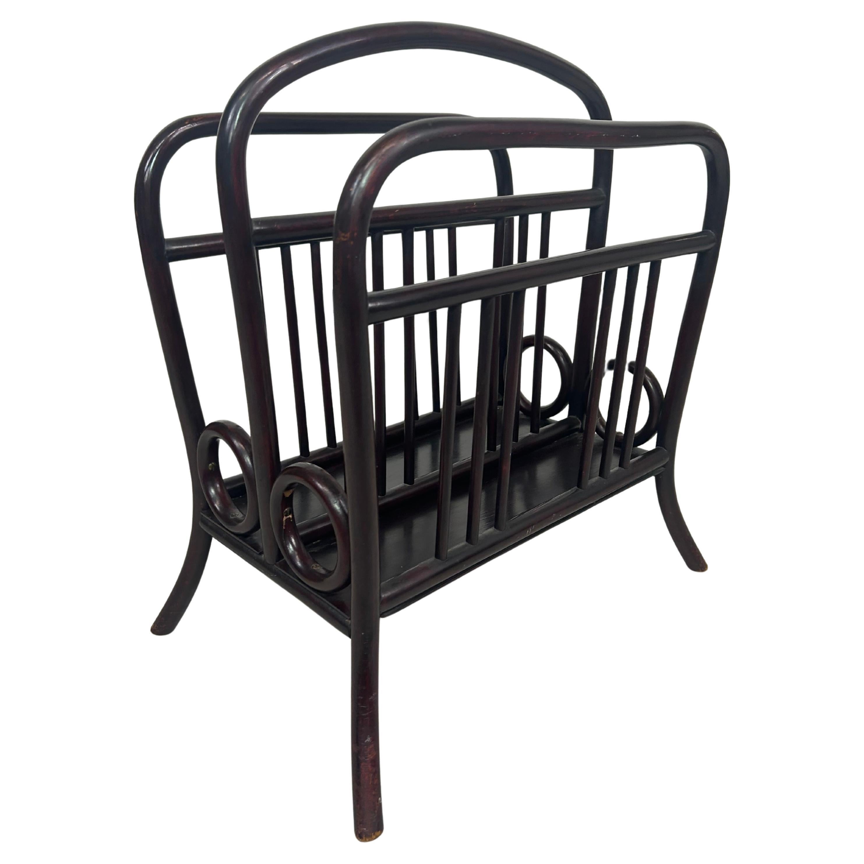 Magazine holder no.33 by Thonet