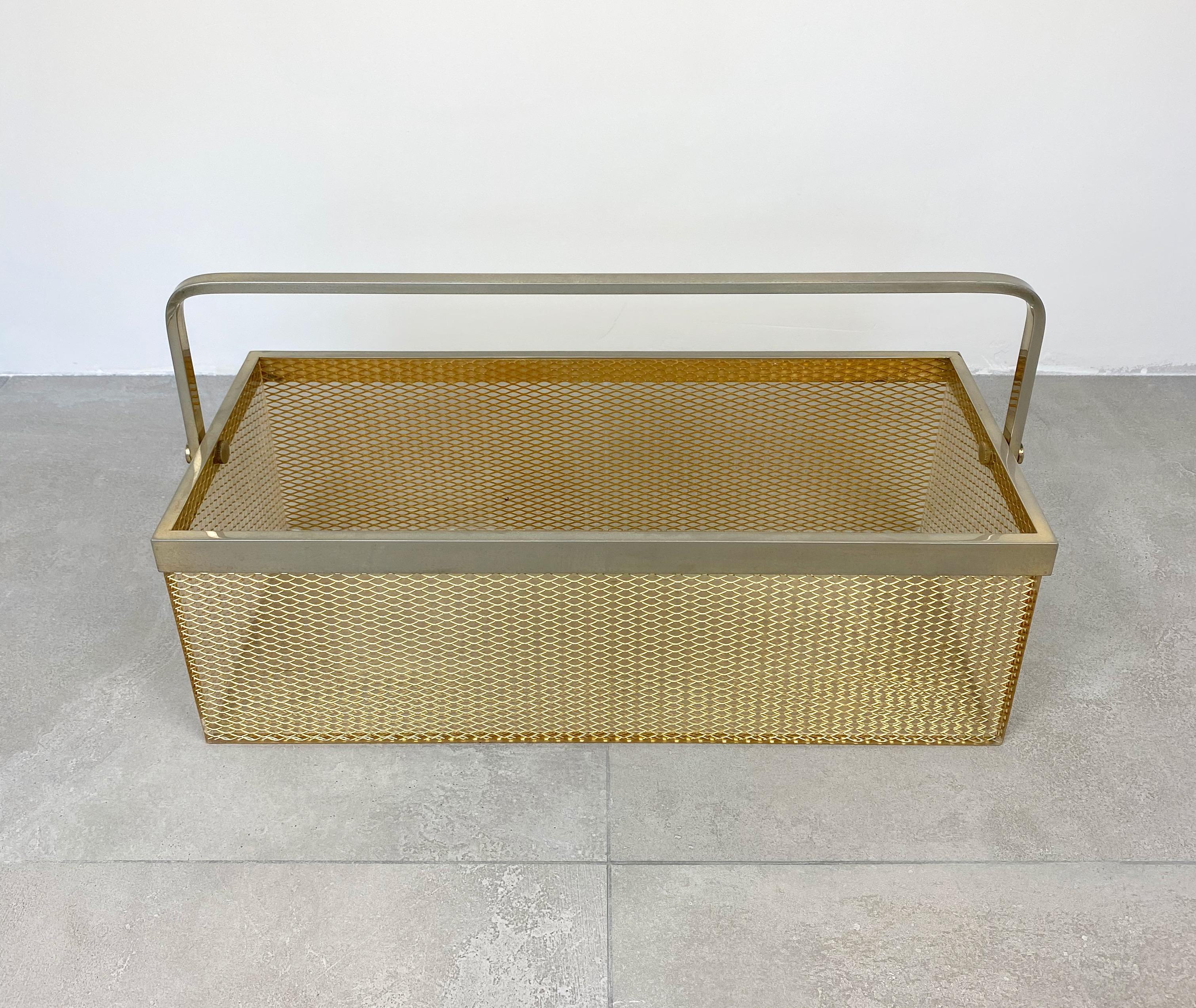 Mid-Century Modern Magazine Holder Rack in Nickel and Netting Lucite, Italy, 1970s For Sale