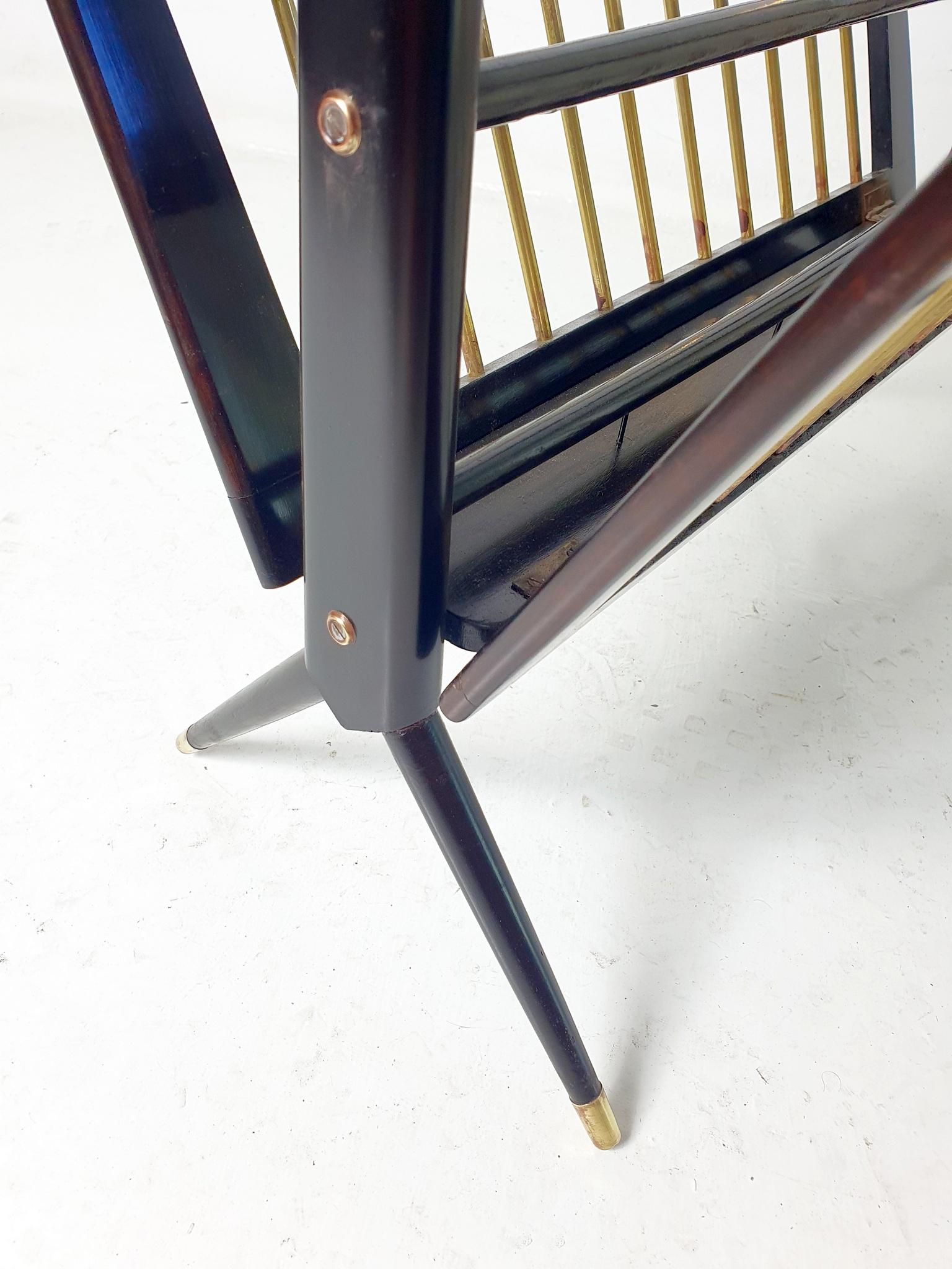 Magazine Rack Attributed to Ico Parisi For Sale 3