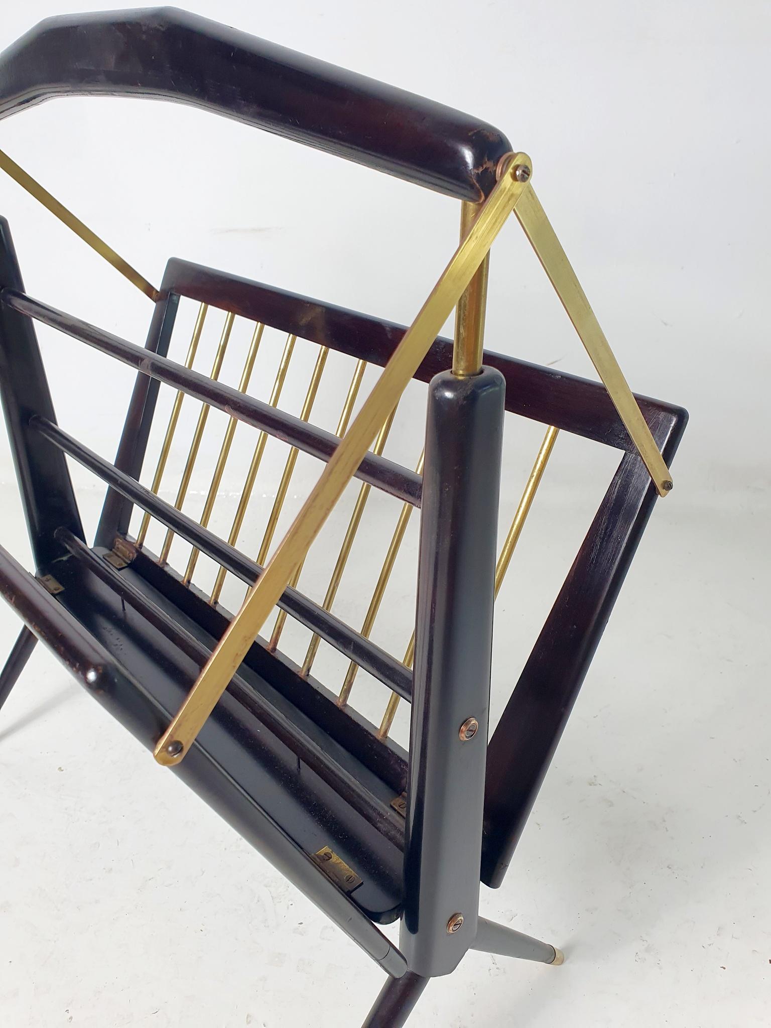 Magazine Rack Attributed to Ico Parisi For Sale 4