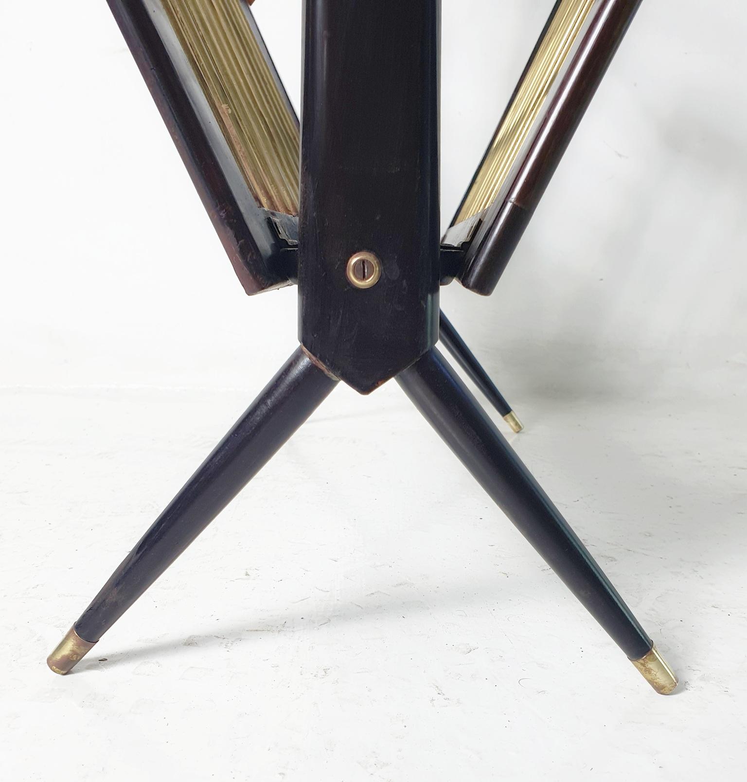 Magazine Rack Attributed to Ico Parisi For Sale 6