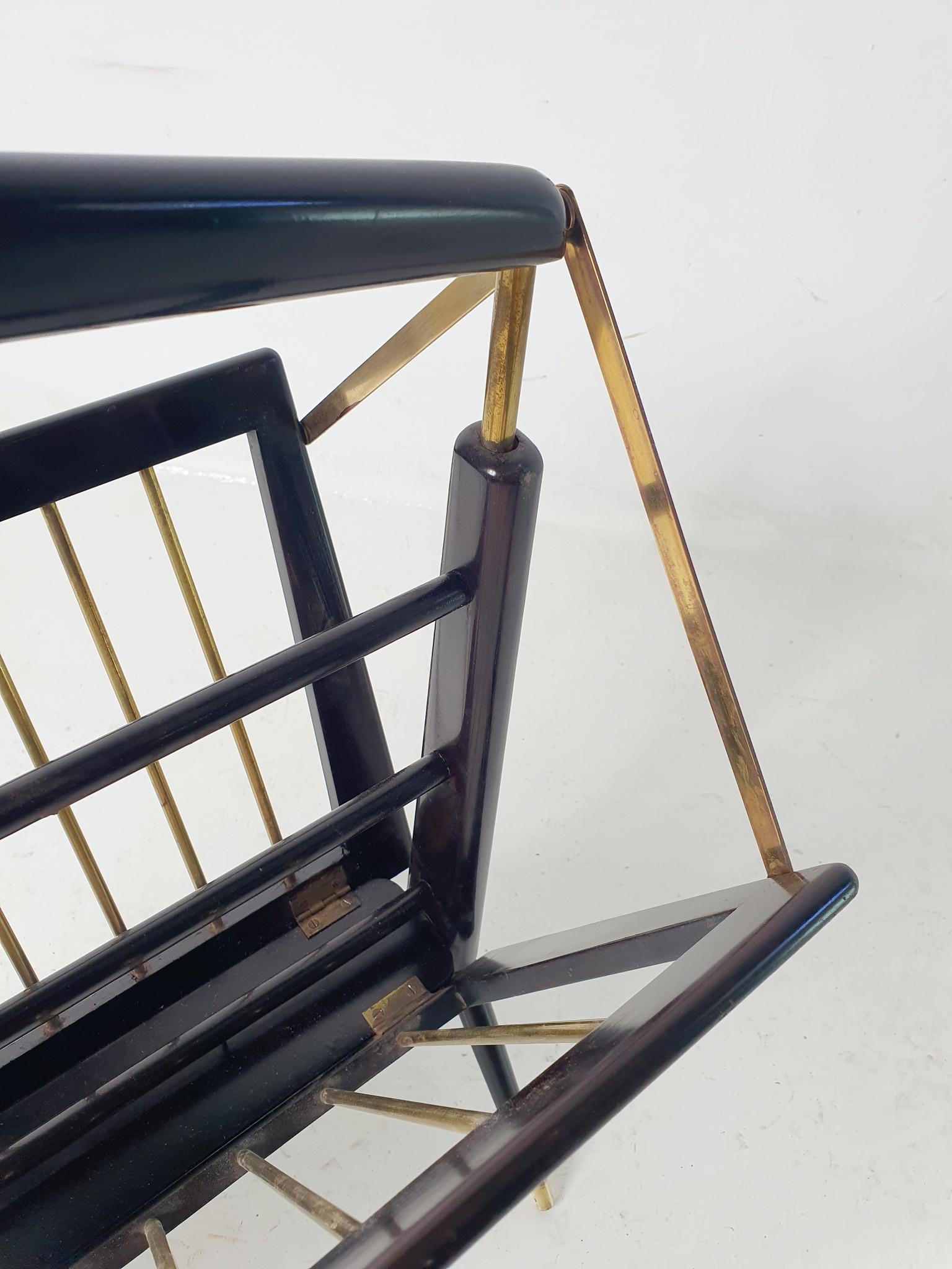 Magazine Rack Attributed to Ico Parisi For Sale 2