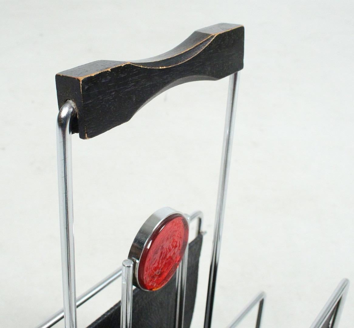 Magazine Rack by Artist Erik Höglund, chrome, leather, artglass, Sweden 1960s In Good Condition For Sale In Basel, BS