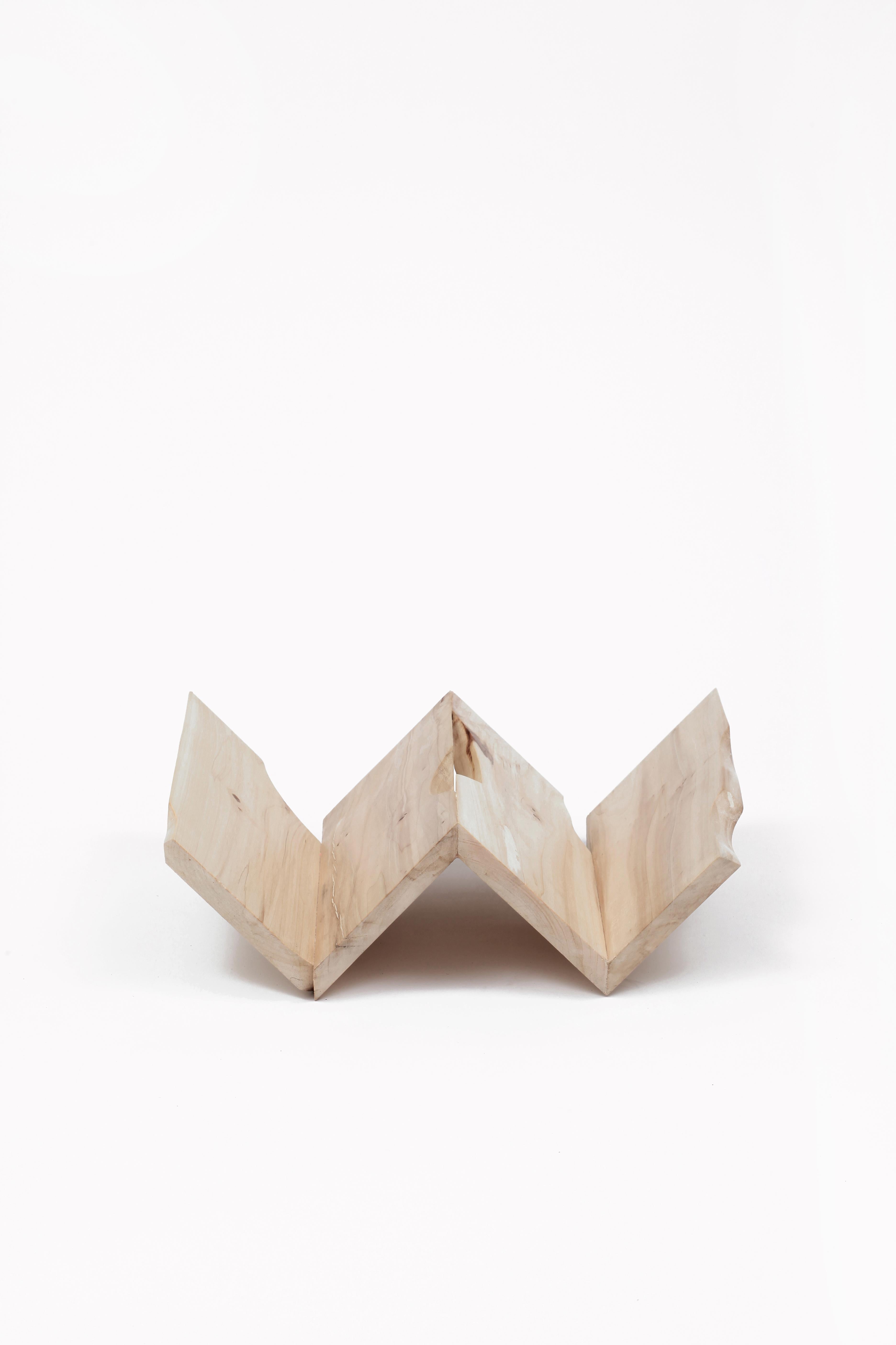 Nuovo portariviste in legno realizzato a mano dal designer di Valencia Vicent Orts.
