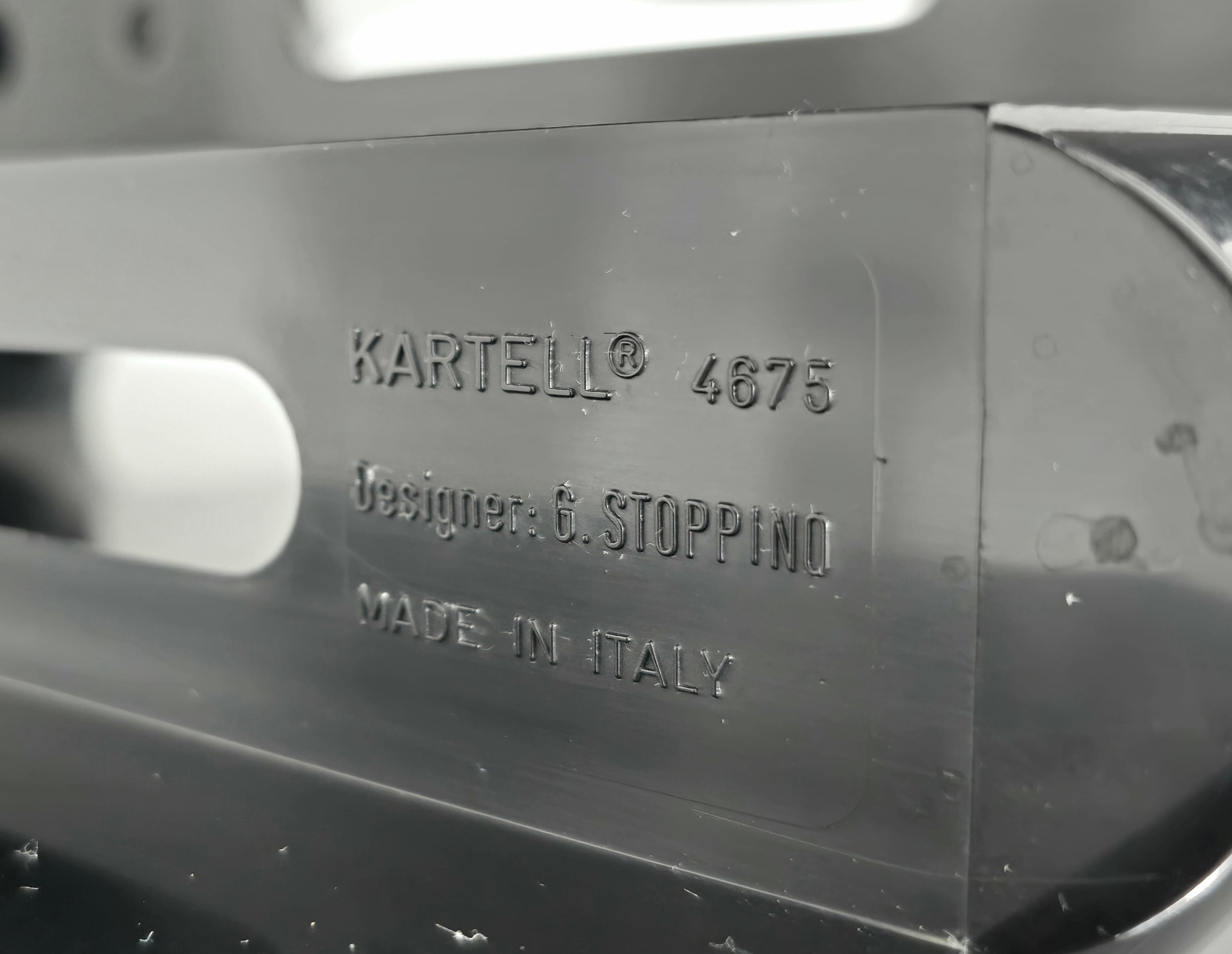 Curved black plastic magazine rack with 6 compartments. Giotto Stoppino for Kartell, Italy, 1970s. Engraved stamp.  Please look carefully at the video and photos, thank you.

Weight: 3.460 Kg

Note: We offer our customers an excellent and