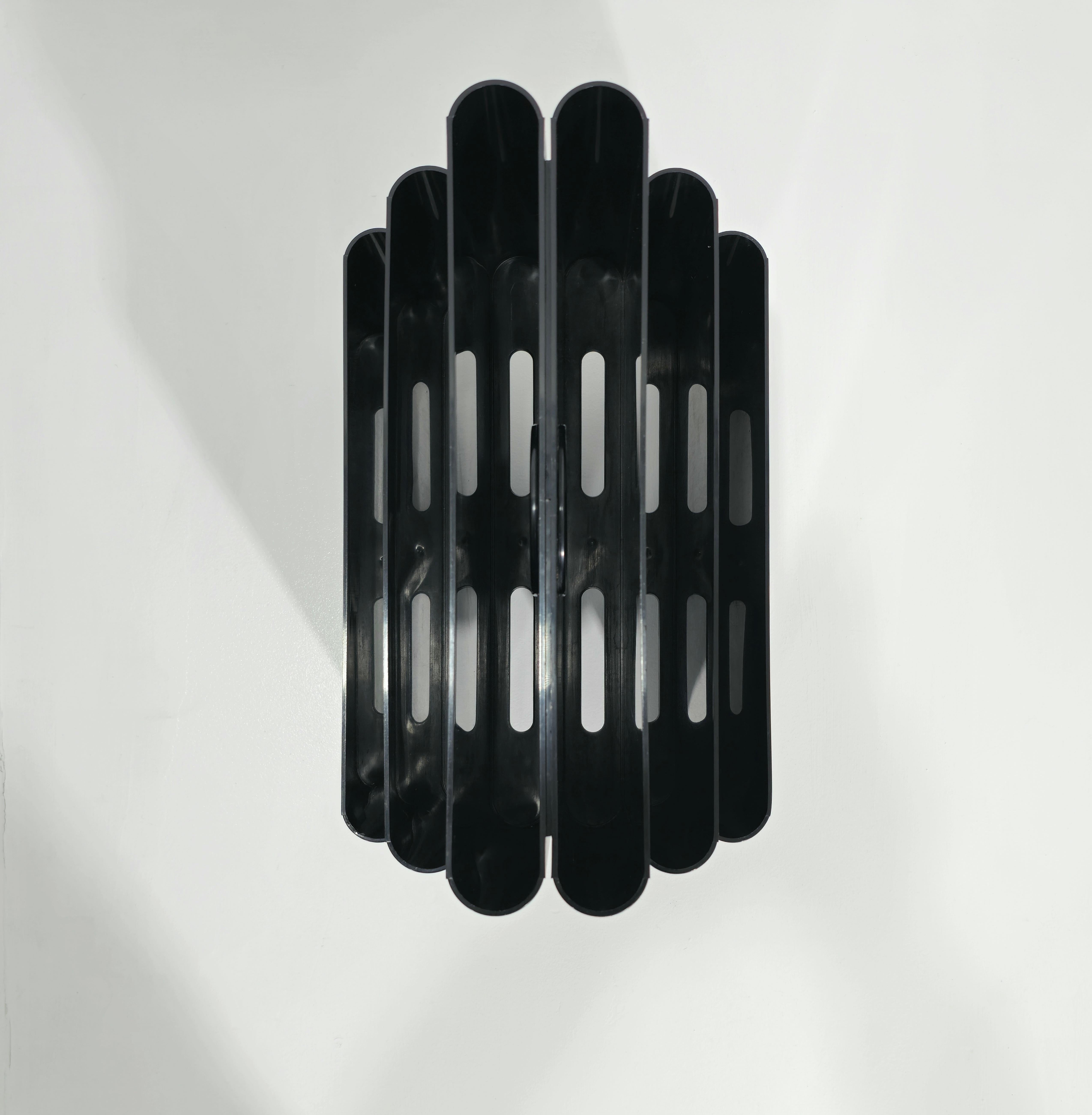 Italian Magazine Rack Giotto Stoppino for Kartell Black Plastic Midcentury Italy 1970s For Sale