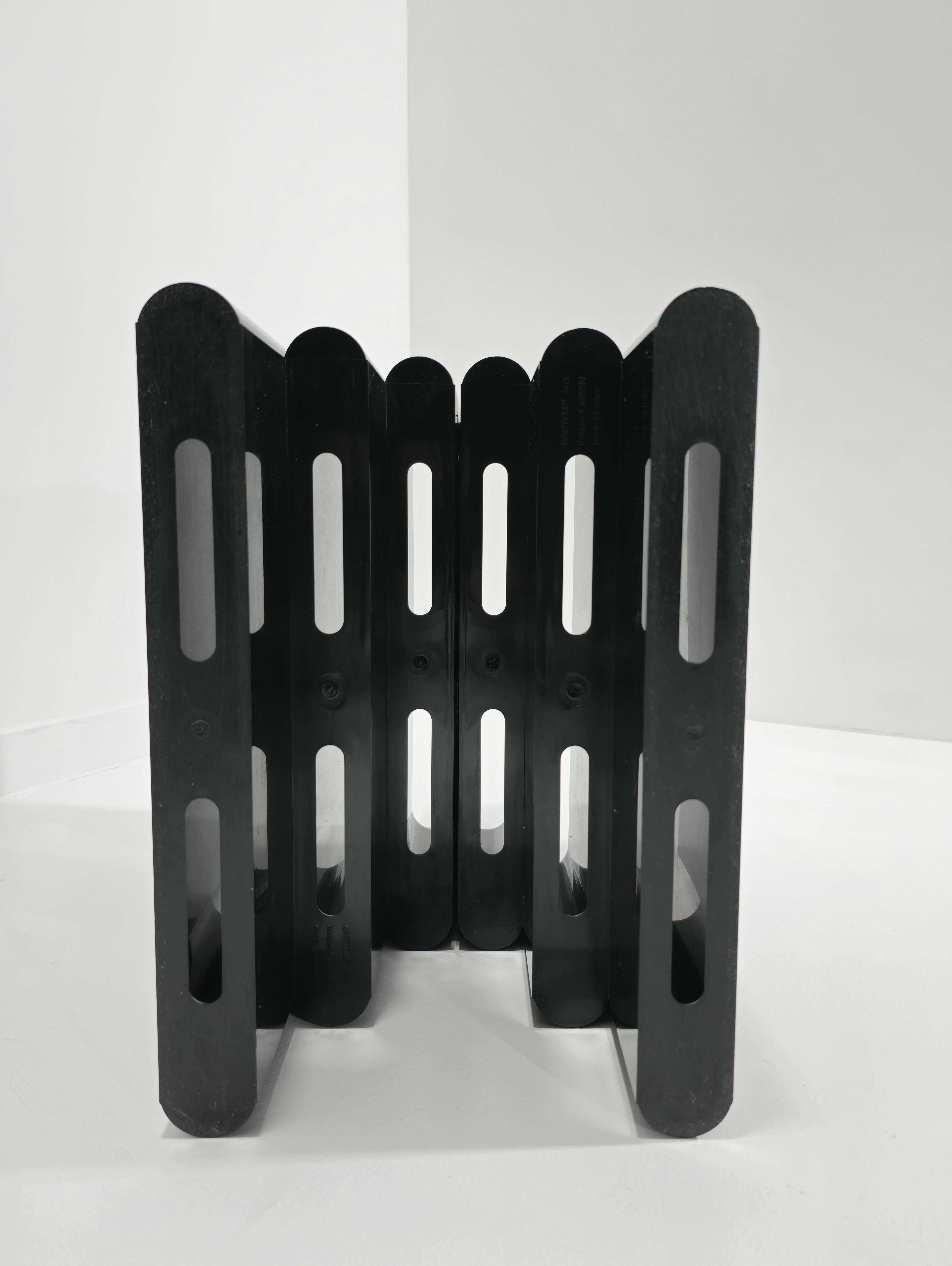 Magazine Rack Giotto Stoppino for Kartell Black Plastic Midcentury Italy 1970s For Sale 3