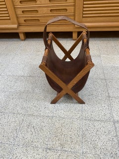 Porte-revues en chêne et cuir, datant d'environ 1950-1960