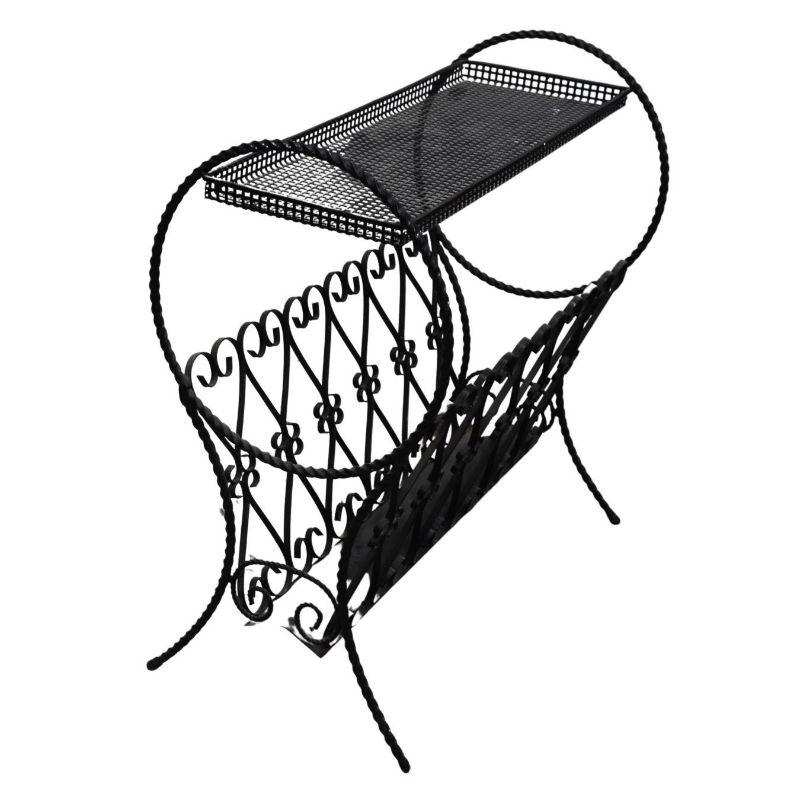 1940 style magazine rack in twisted and bent iron, height 55 cm for a length of 51 cm and a depth of 29 cm

Additional information:
Style: 40s 60s
Material: Metal & Wrought iron.
