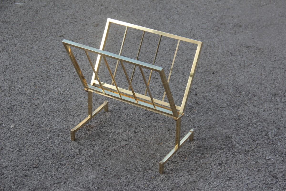 Magazine rack Italian design geometric brass form, 1970 gold color.