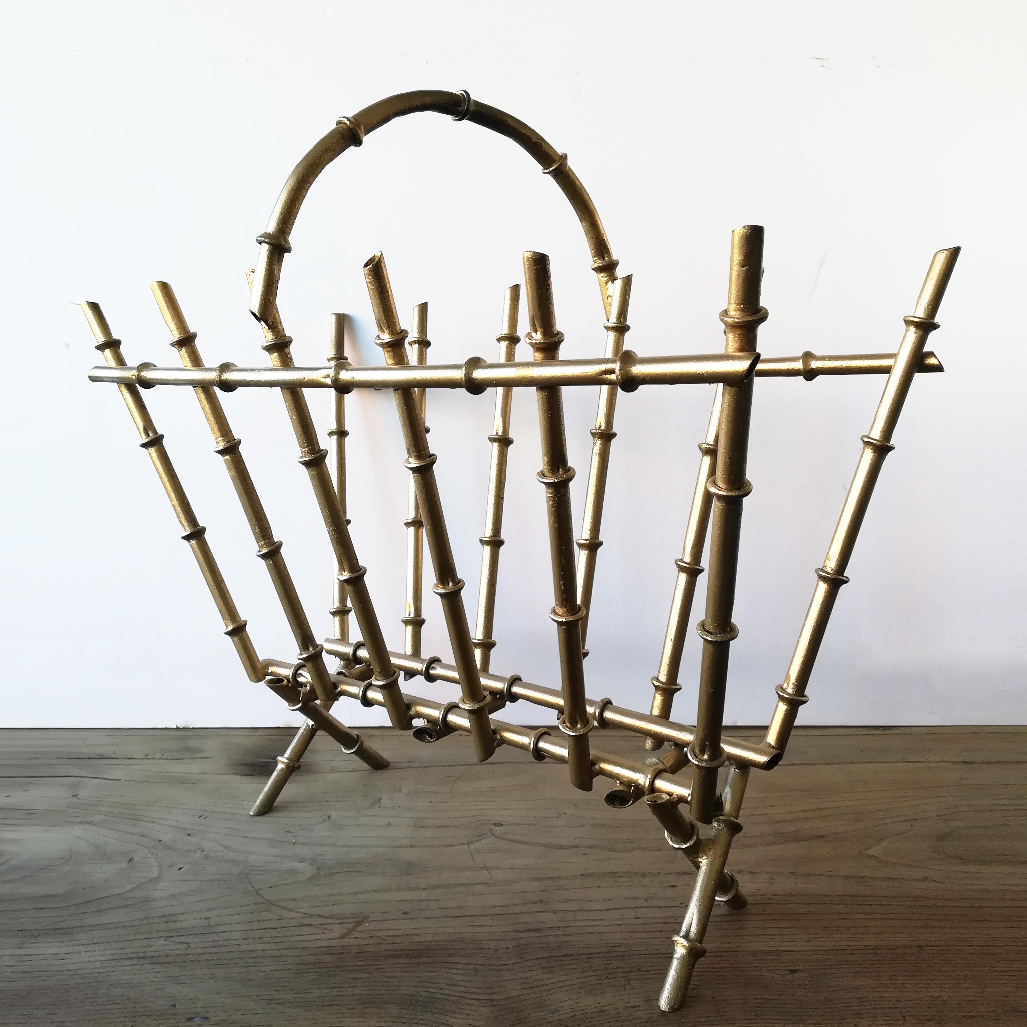 Metal magazine rack golden iron faux bamboo,

France 1960s vintage style Maison Baguès, Maison Charles

He has been given a golden patina to recover splendor.