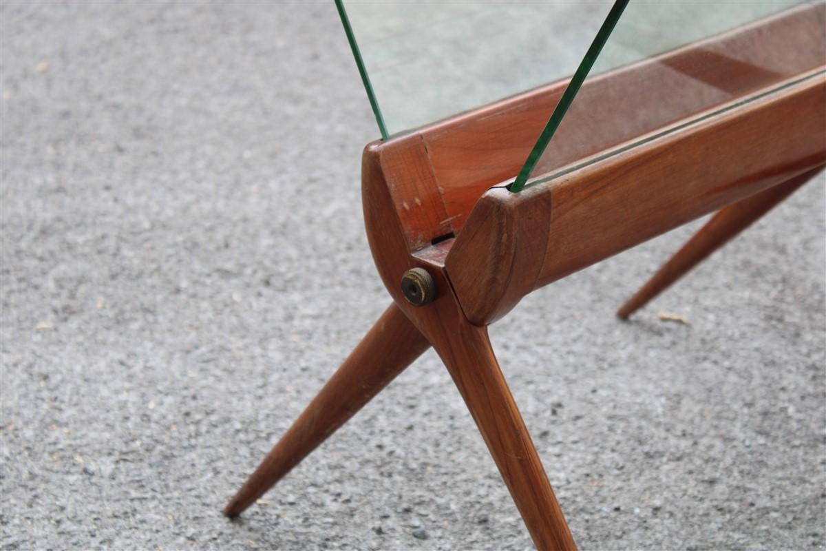 Magazine Rack Mid-century Italian Design Cherry and Glass Cesare Lacca 1950s For Sale 5